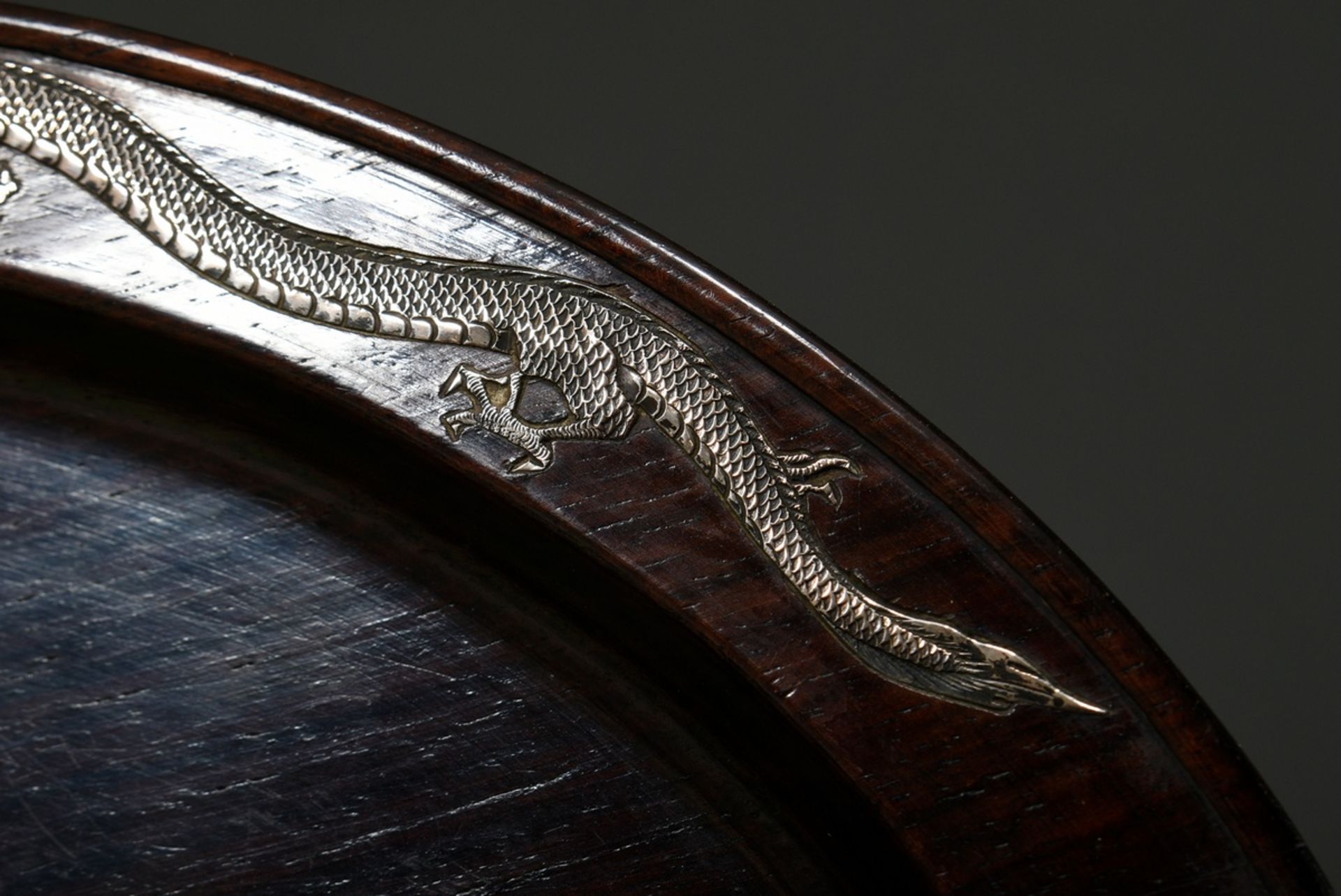 Oval blackwood tray with four silver relief decorations "dragons" on the rim, China circa 1900/1920 - Image 5 of 5