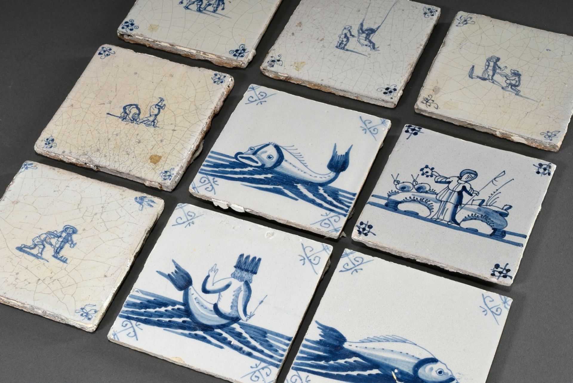 9 Diverse holländische Fliesen mit Blaumalerei Motiven "Kinderspiele" (18.Jh.) und "Fische, Neptun  - Bild 2 aus 8
