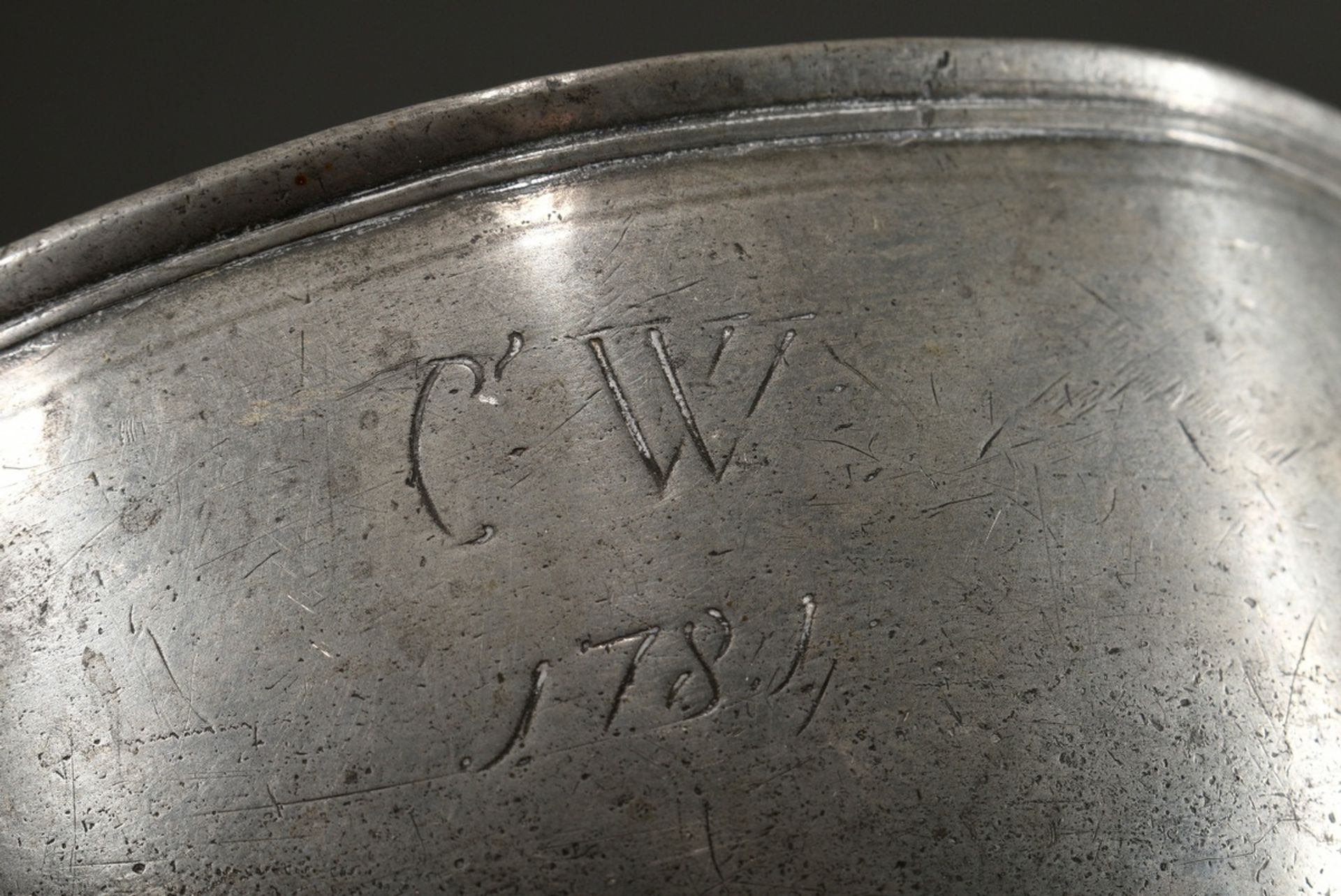 North German pewter bowl with handle on round foot with monogram engraving "C.W. 1784", probably fo - Image 2 of 6