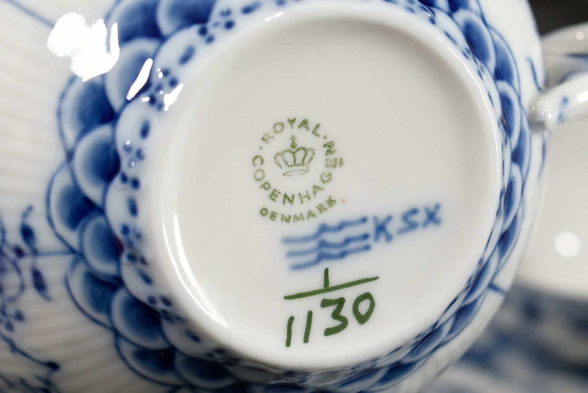 42 Teile Royal Copenhagen Kaffee- und Tee Service "Musselmalet Halb- und Vollspitze", bestehend aus - Bild 3 aus 3