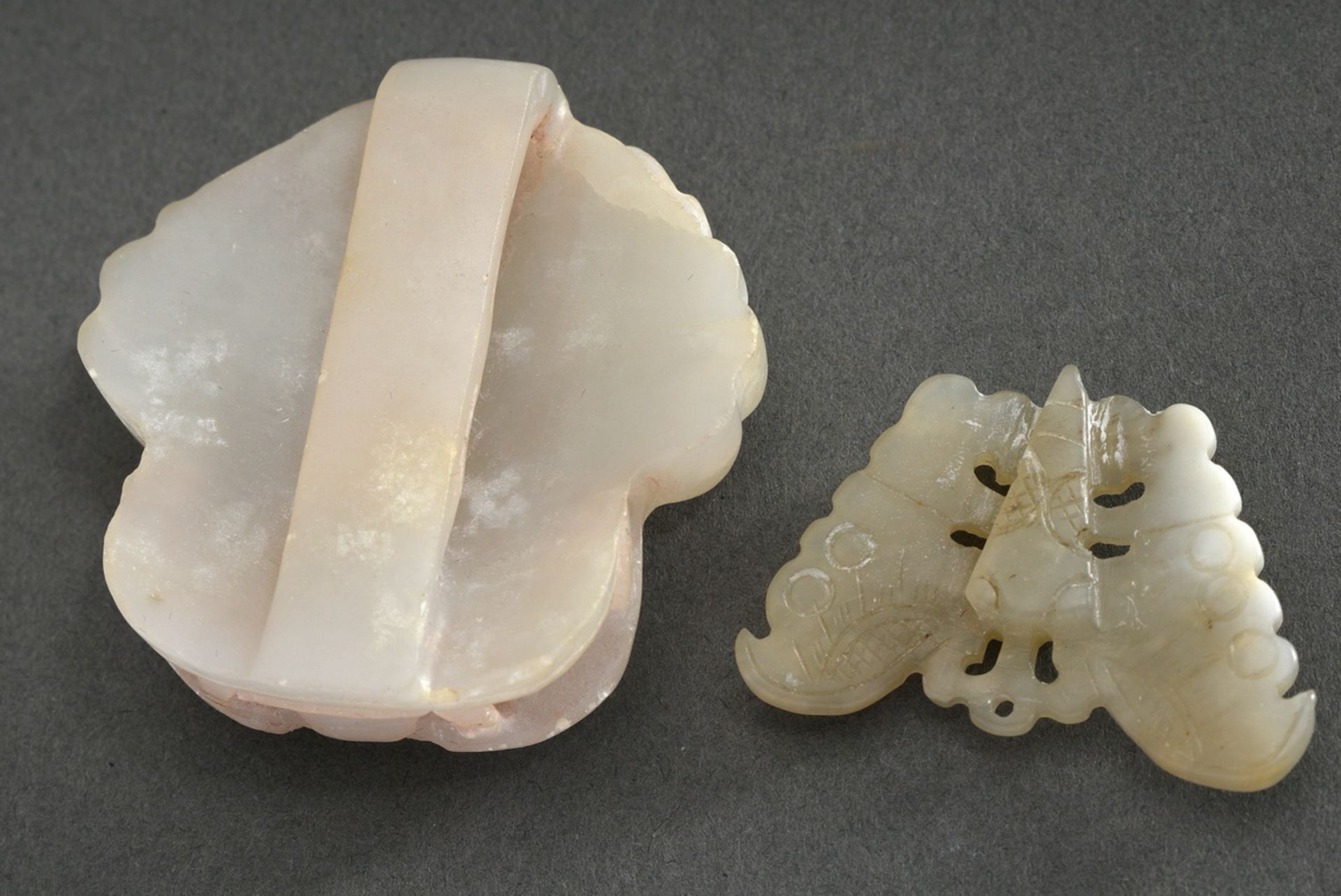 2 Miscellaneous Jade Objects: Belt buckle of white calcined jade "monster head" in Han style and pe - Image 2 of 2