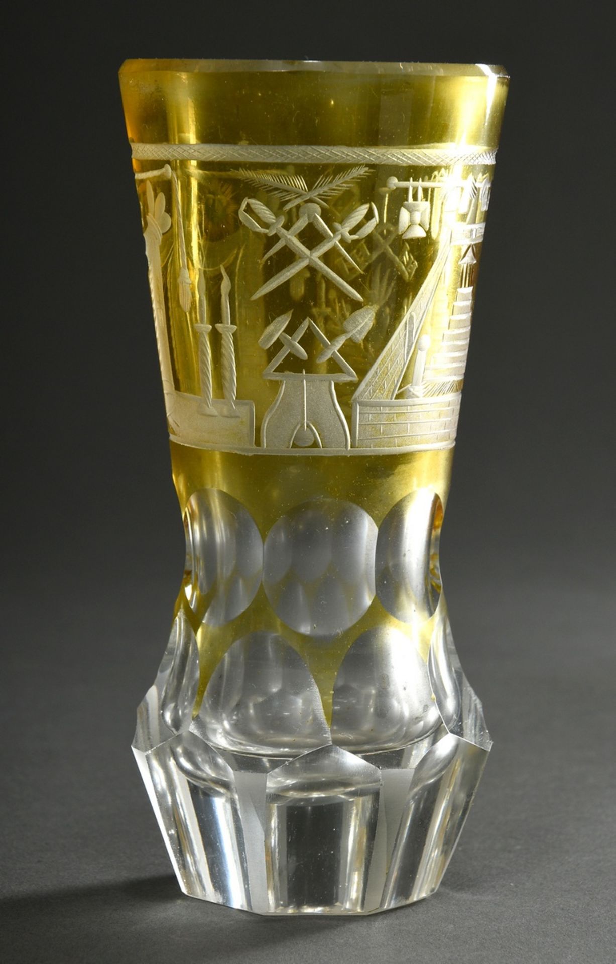 Heavy Masonic glass with yellow etched dome, rich facet cut and conical foot, Bohemia c. 1850/60, h - Image 2 of 5