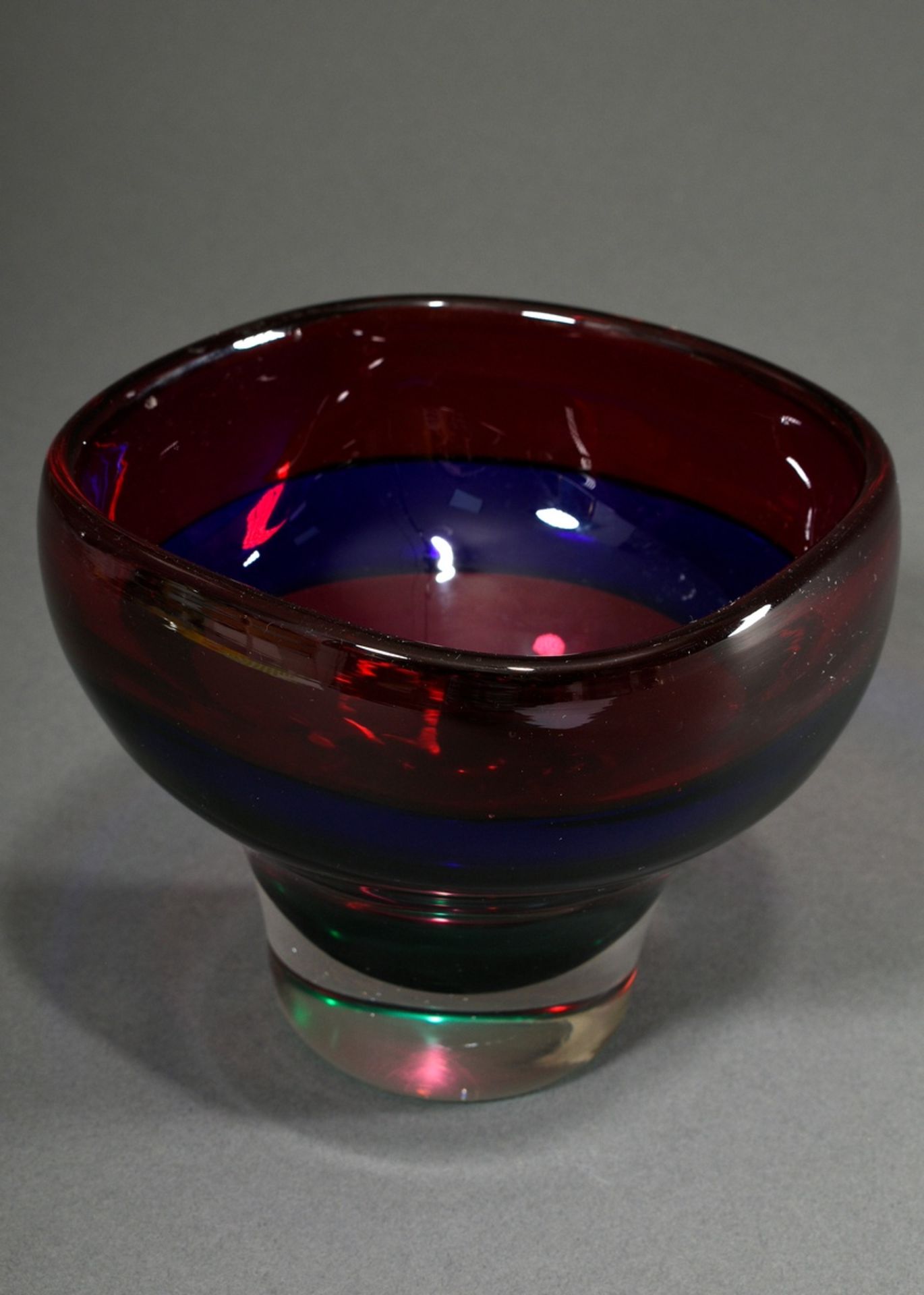 Multicoloured glass bowl in red, blue, pink and green, h. 13,5cm - Image 2 of 4