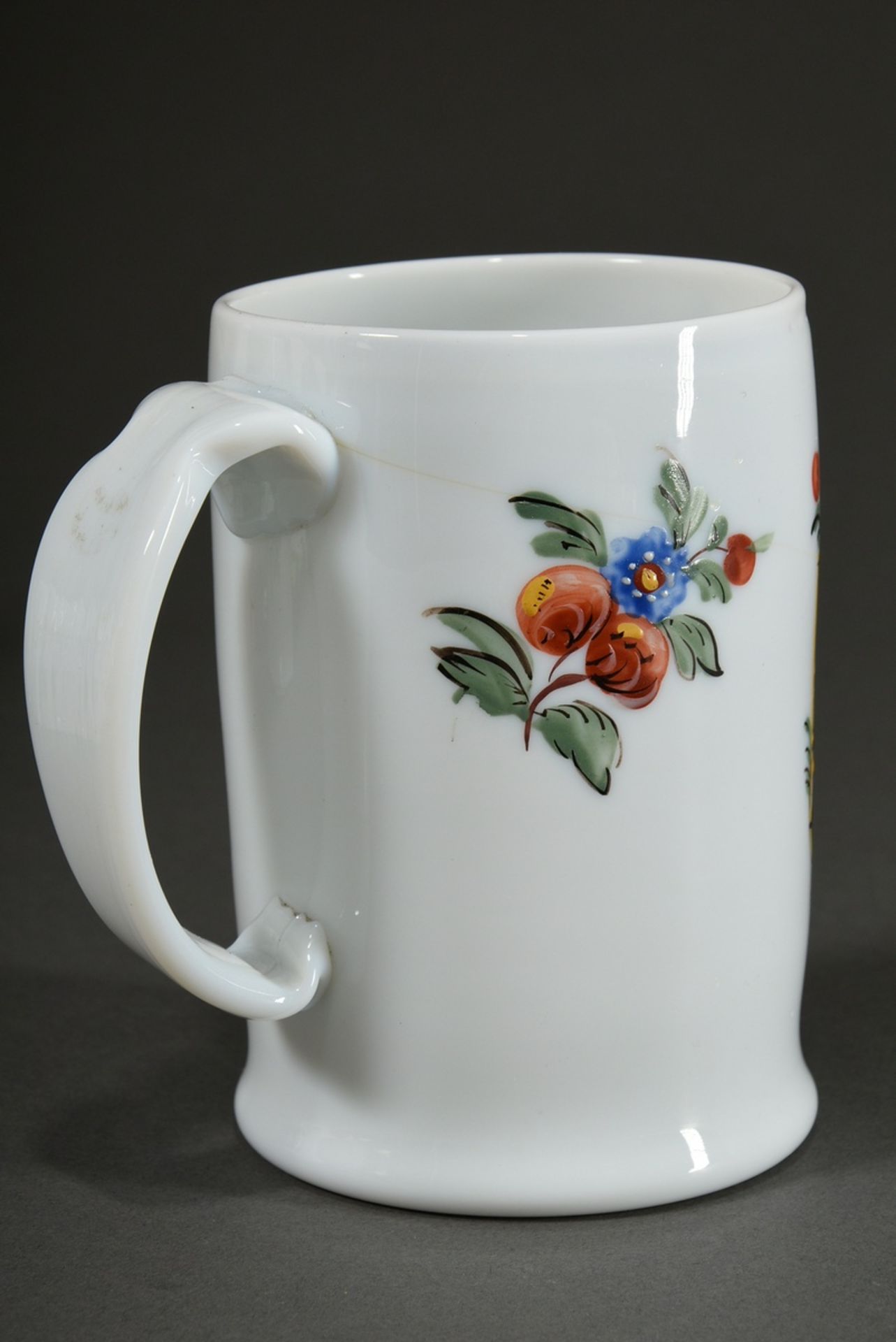 Freimaurer Milchglas Walzenkrug mit farbiger Emaille Malerei in floral verzierter Kartusche, Bandhe - Bild 3 aus 4
