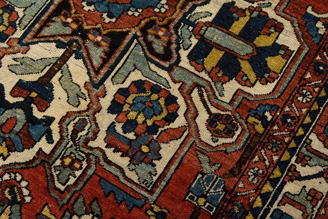 Heriz carpet in an unusual format, wool/cotton, early 20th c., 286x156cm, partial pile loss - Image 3 of 7
