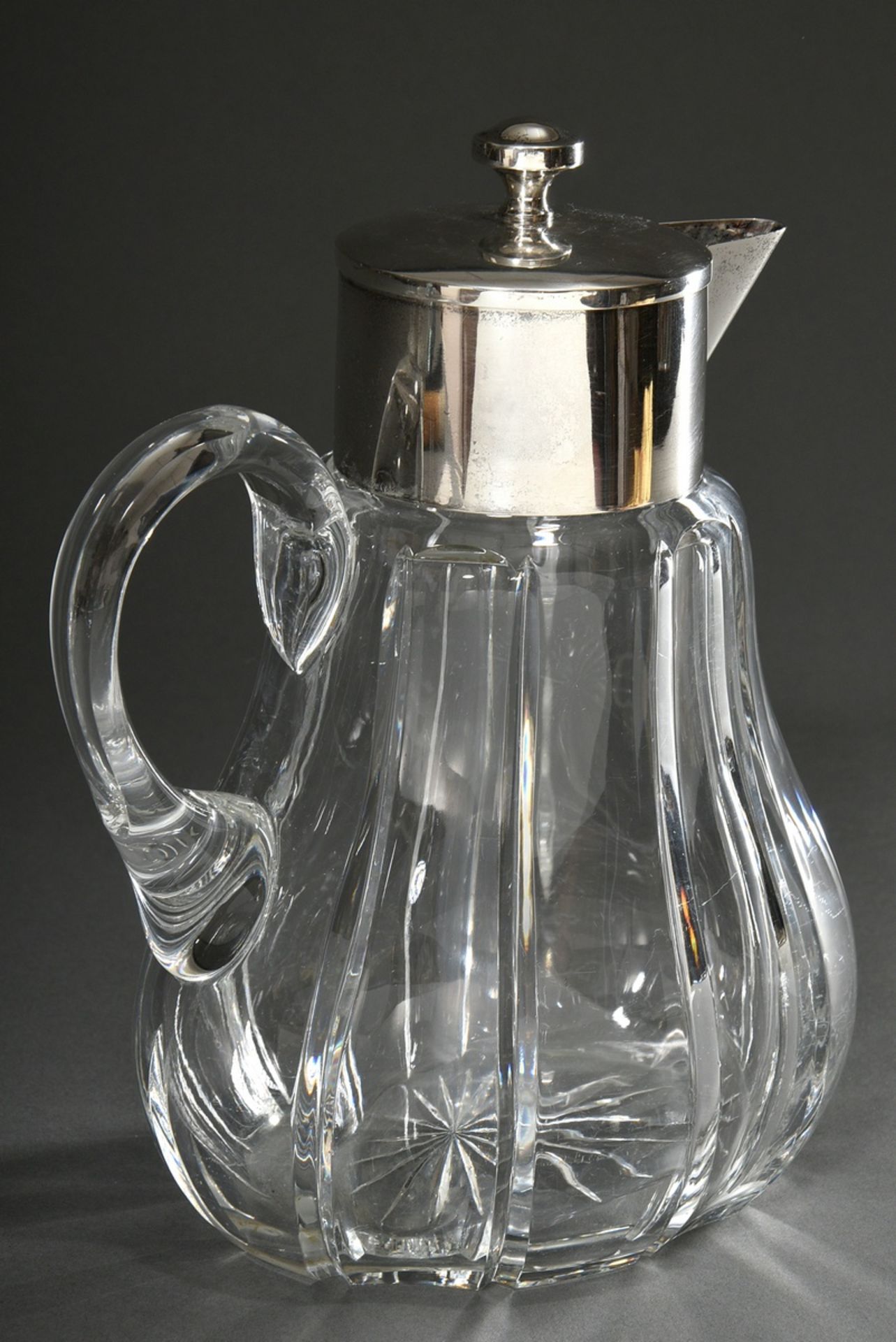 Bellied crystal jug with plain silver 800 mount and wide facet cut, 20th c., h. 27,5cm - Image 2 of 5