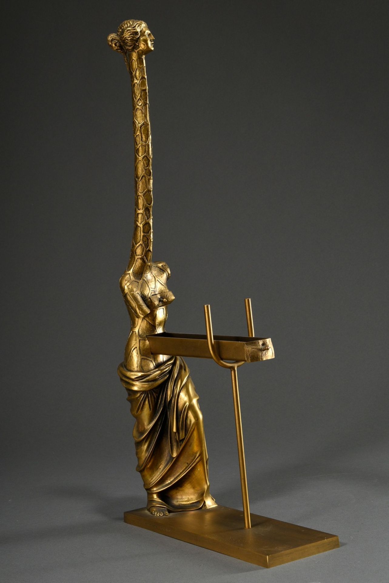 Dalí, Salvador (1904-1989) „Venus à la giraffe“, Bronze, golden patiniert, mit beweglichen Elemente