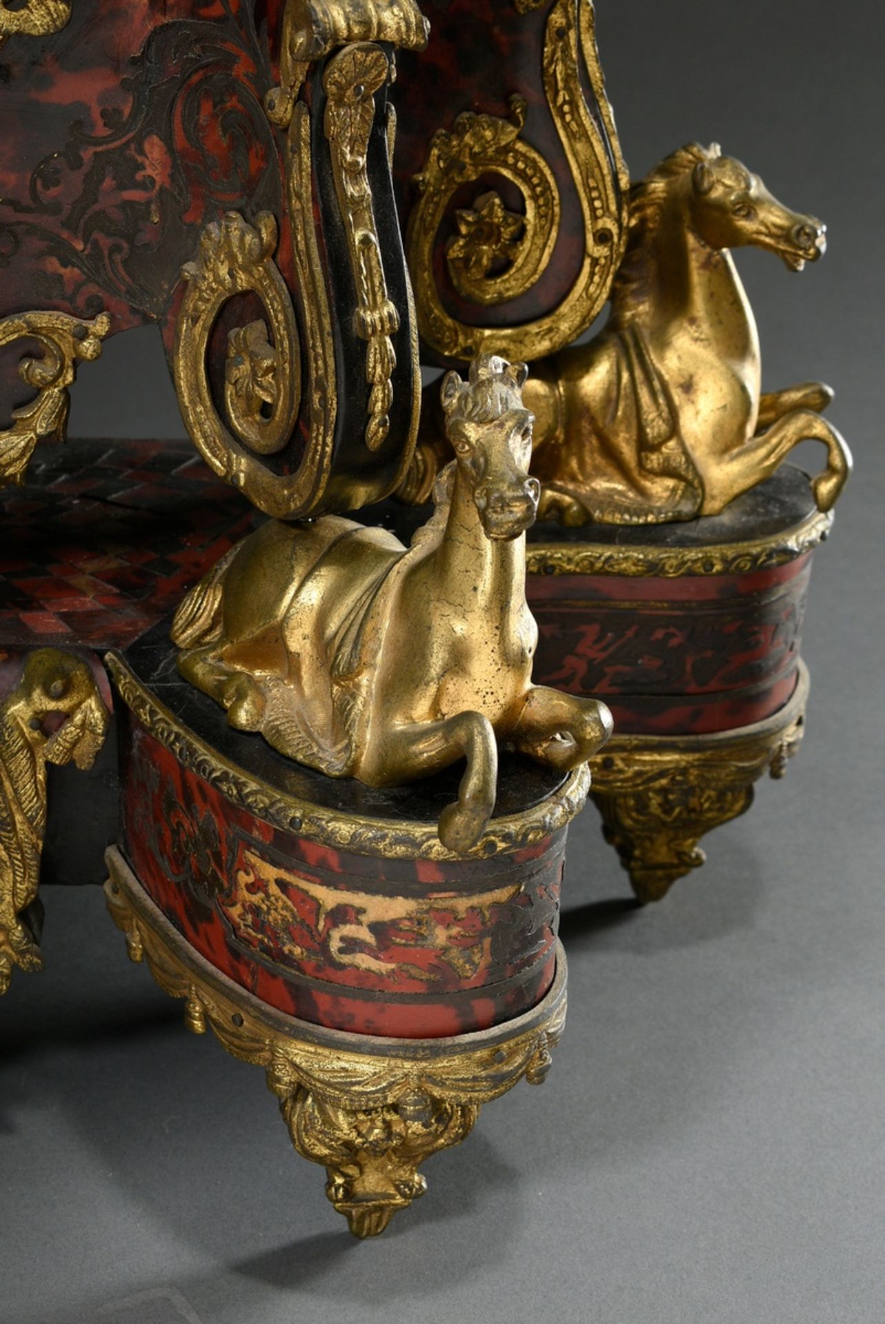 Large Boulle state pendulum with fire-gilded bronzes on wall console in Louis XVI style, red-brown - Image 7 of 17