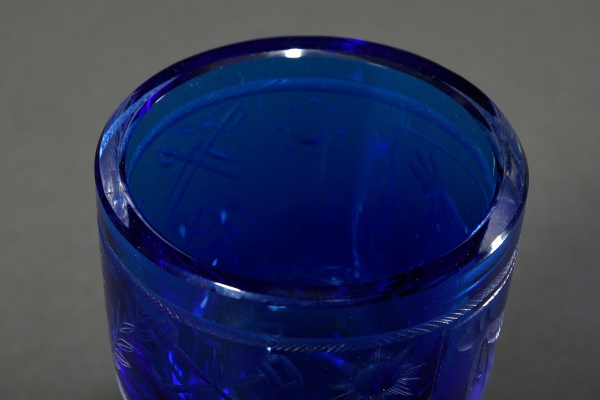 Thick-walled Masonic foot cup with cobalt blue etched dome, deeply cut symbols and constricted neck - Image 4 of 6