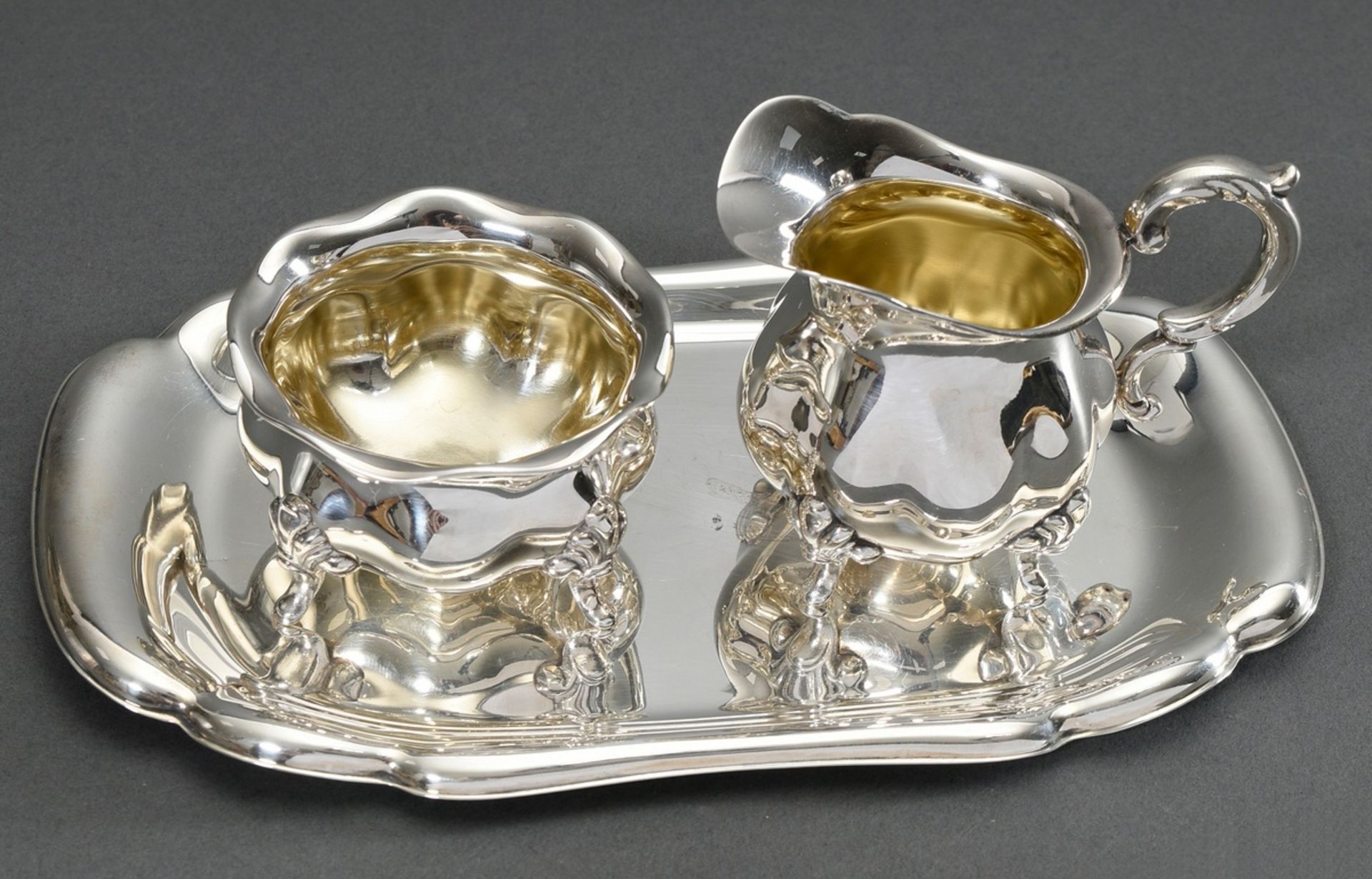 3 Teile Zucker und Rahm Set in bombierter Form auf Tablett , Wilkens, Silber 835, 214g, H. 7/4cm, 2