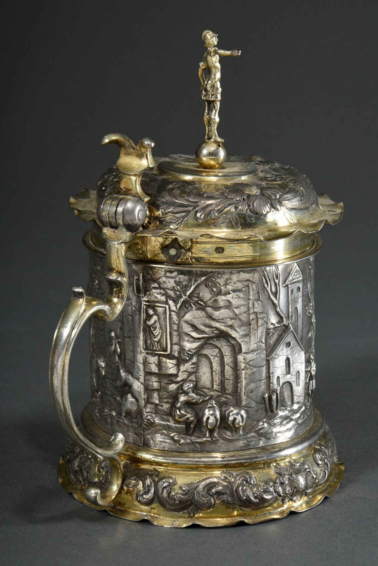 Baroque lidded tankard with cylindrical double-walled body and drift work "Rural scenes against an  - Image 4 of 10