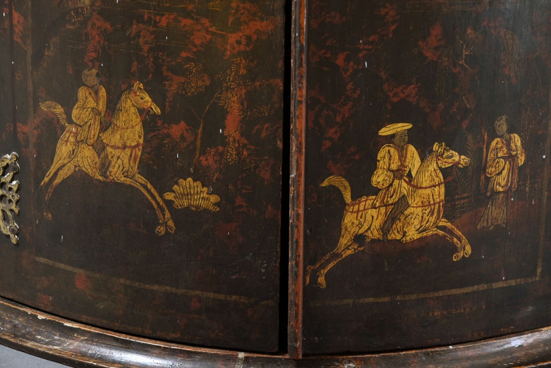 Oak corner hanging cupboard with chinoiserie lacquer painting "Landscape with riders, persons, bird - Image 3 of 8
