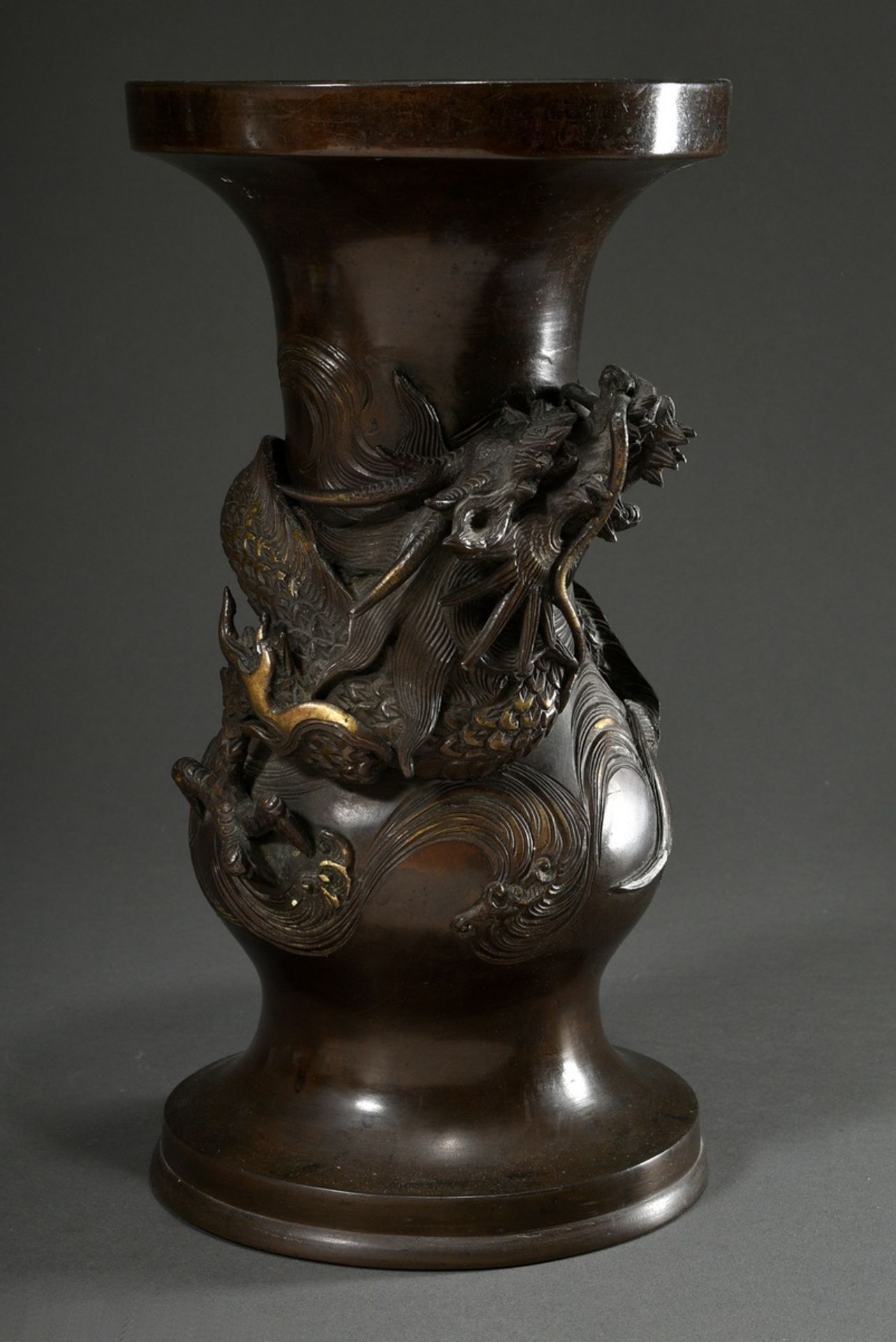 Japanese bronze temple vase with sculpted dragon, dark patinated and chiselled, 4-character Genzan - Image 2 of 8