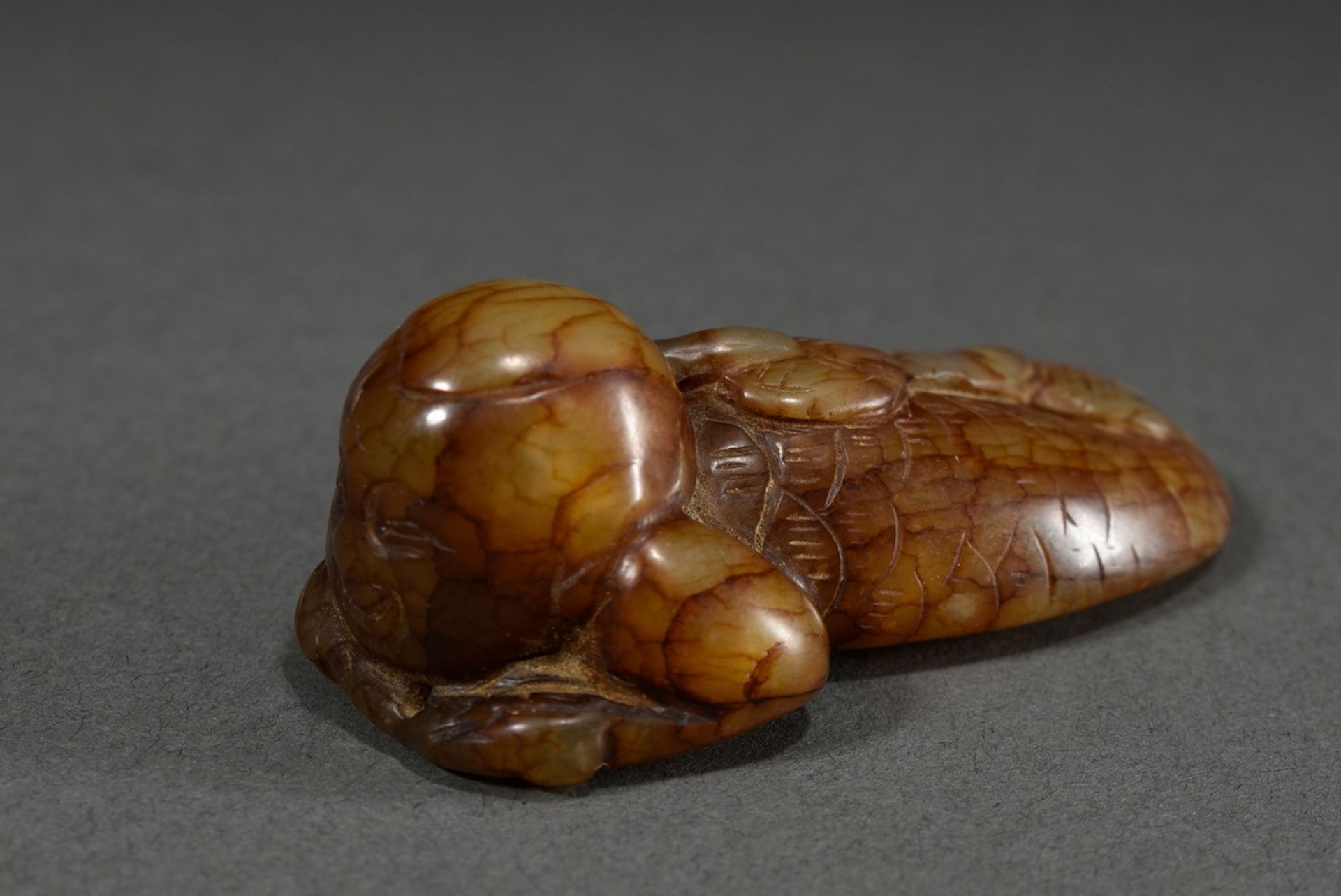 Fine figure of brown veined jade "Lying Mermaid", Ming or later, China, l. 7.5cm - Image 3 of 6