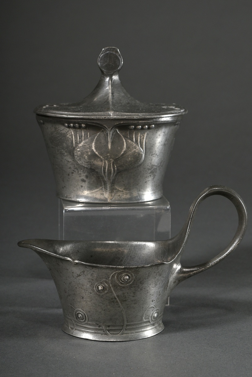 2 pieces of Kayser pewter: sugar bowl and cream jug with floral art nouveau relief and engraved mon - Image 2 of 8