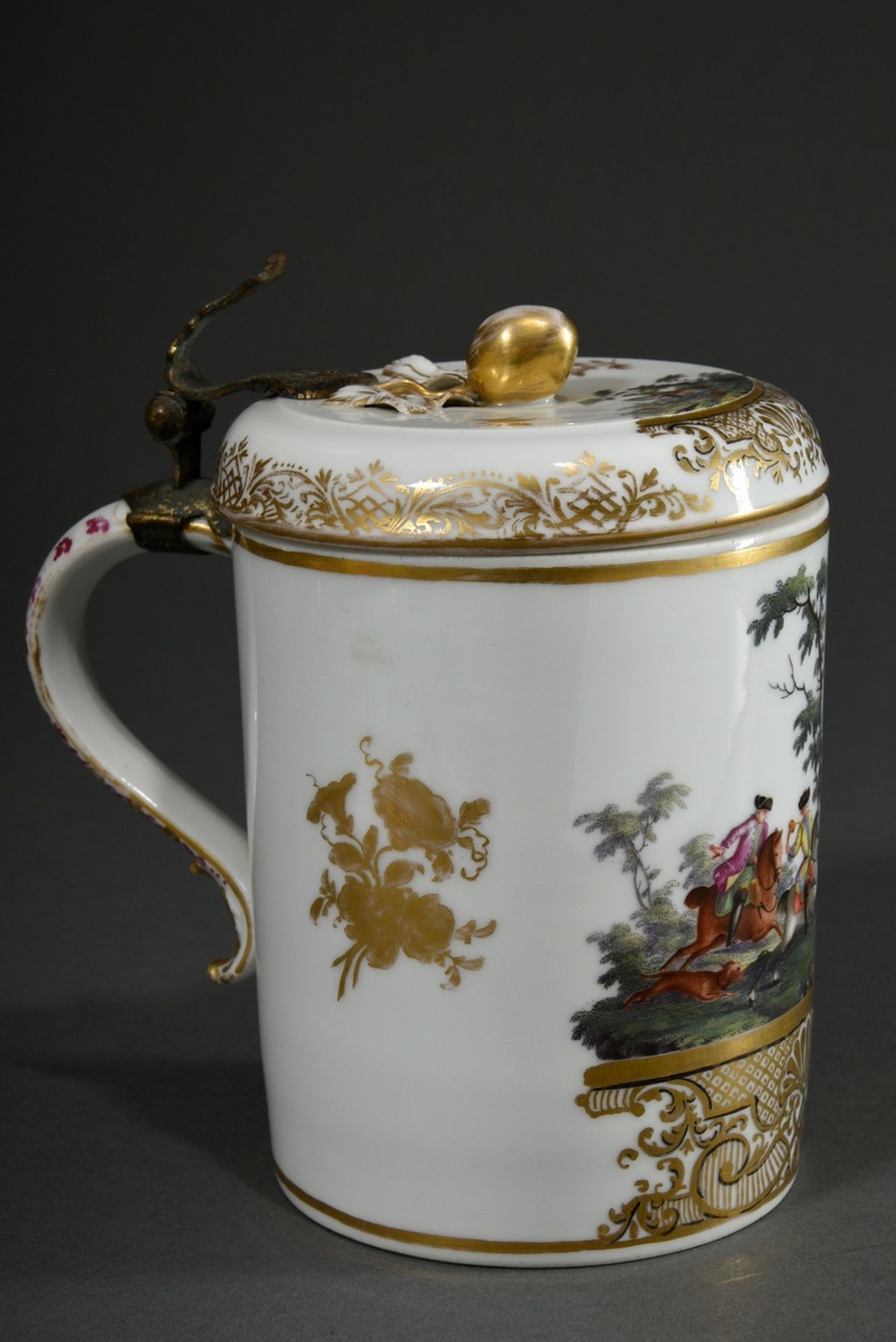 Porcelain cylindrical jug with polychrome scenes "Hirschhatz und Jäger" on the front and body as we - Image 4 of 8