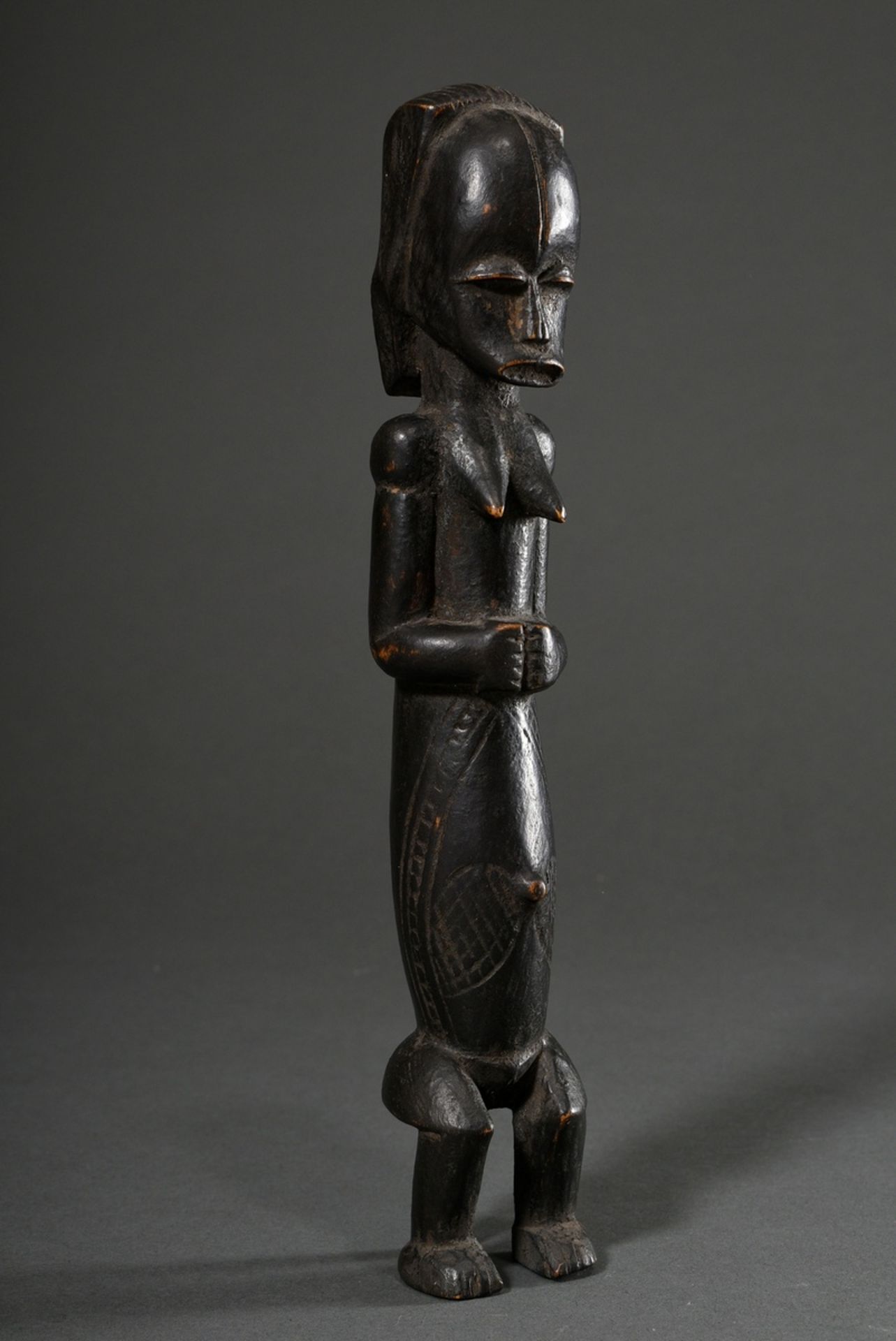 Small female African ancestor figure with scarifications, wood carved and dark stained, probably Fa - Image 2 of 6