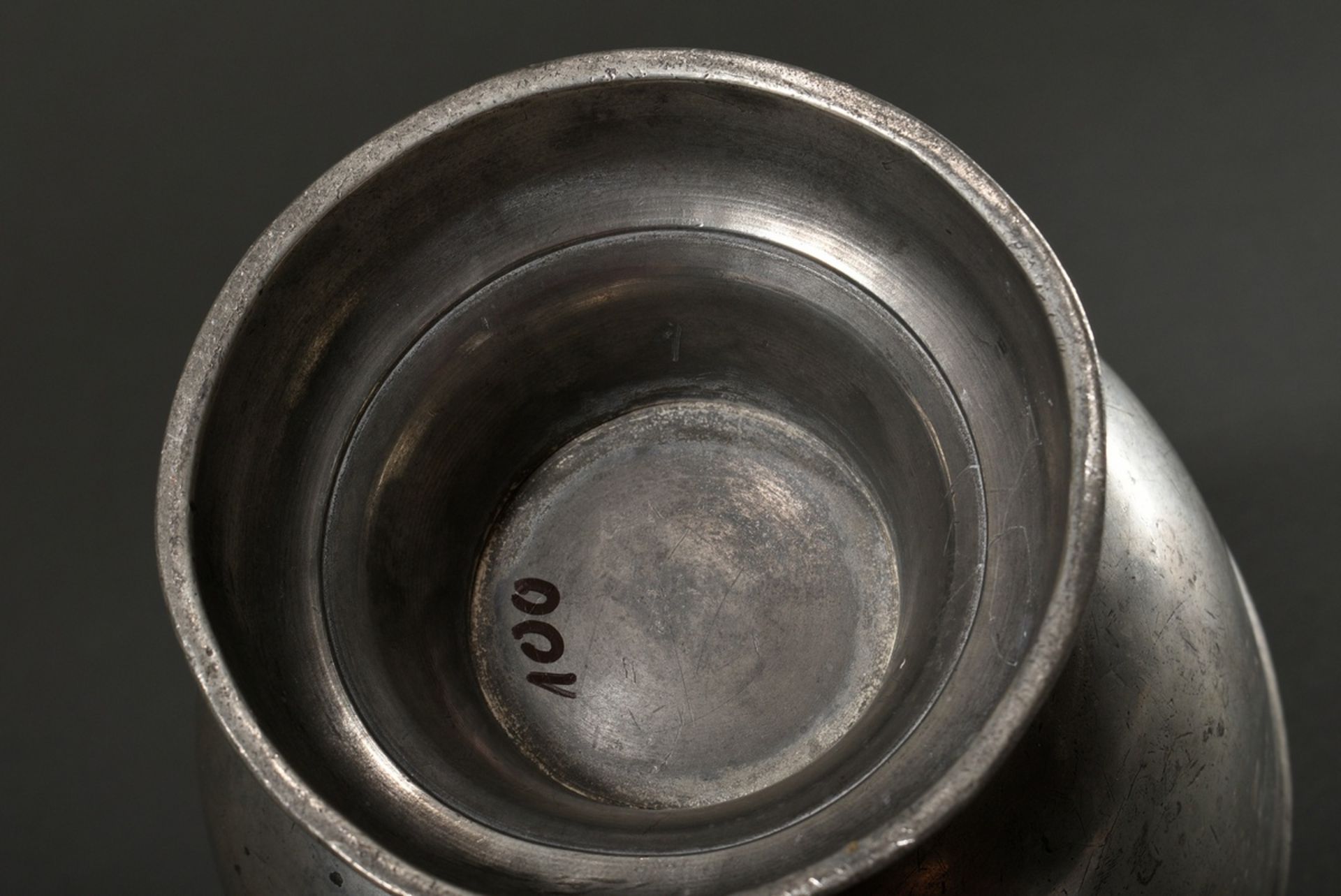 North German pewter bowl with handle on round foot with monogram engraving "C.W. 1784", probably fo - Image 6 of 6
