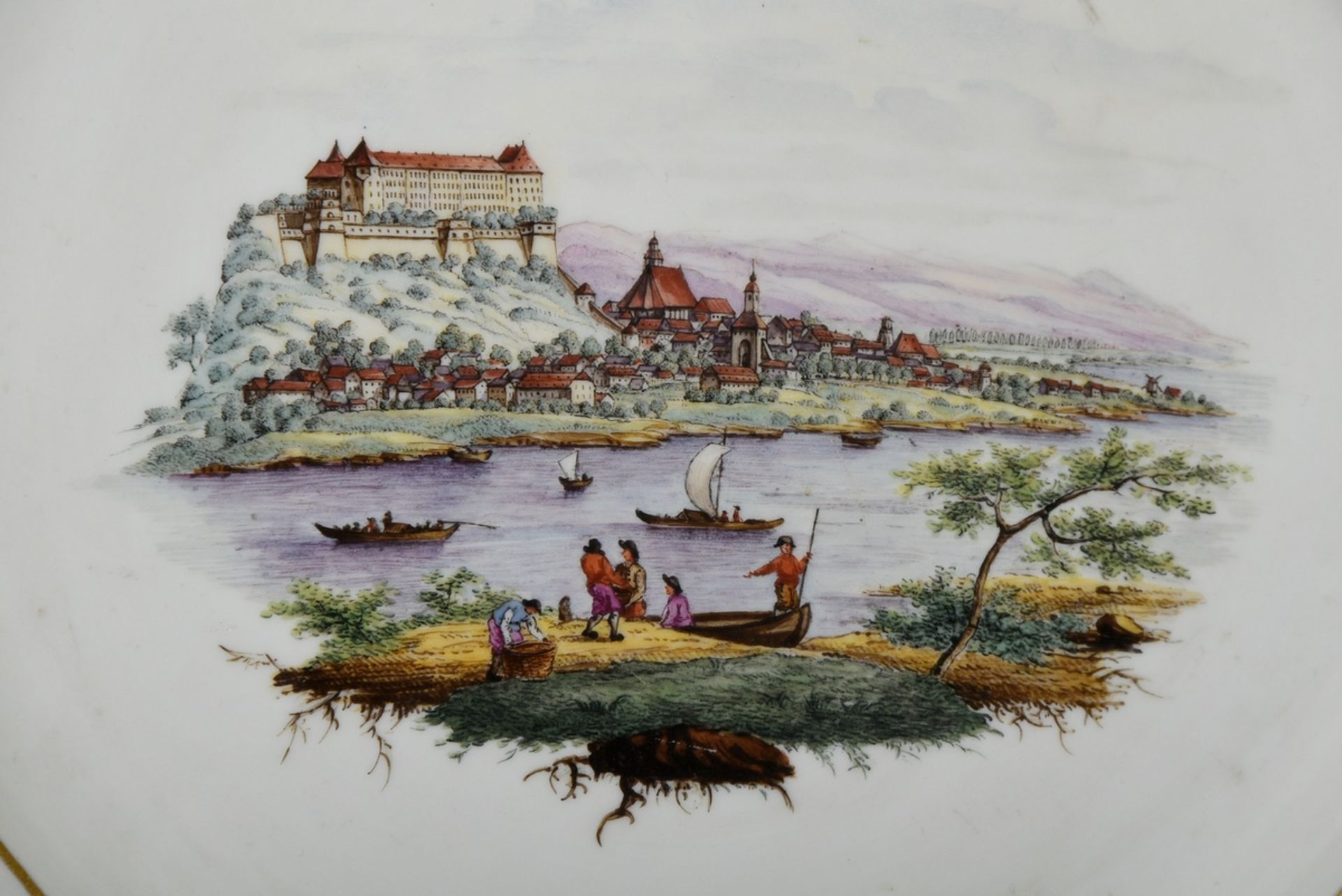 Meissen Ansichtsteller mit feiner Malerei "Panorama von Pirna" im Spiegel und Blumenstaffage auf de - Bild 5 aus 5
