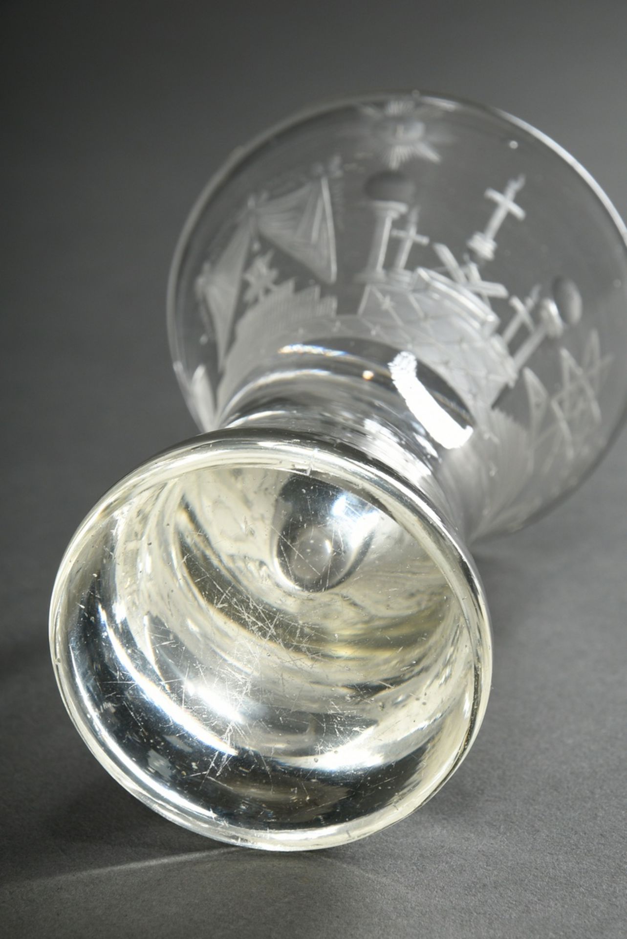 Masonic glass with high dome and projecting wall, deep and matt cut symbolism over projecting foot, - Image 4 of 5