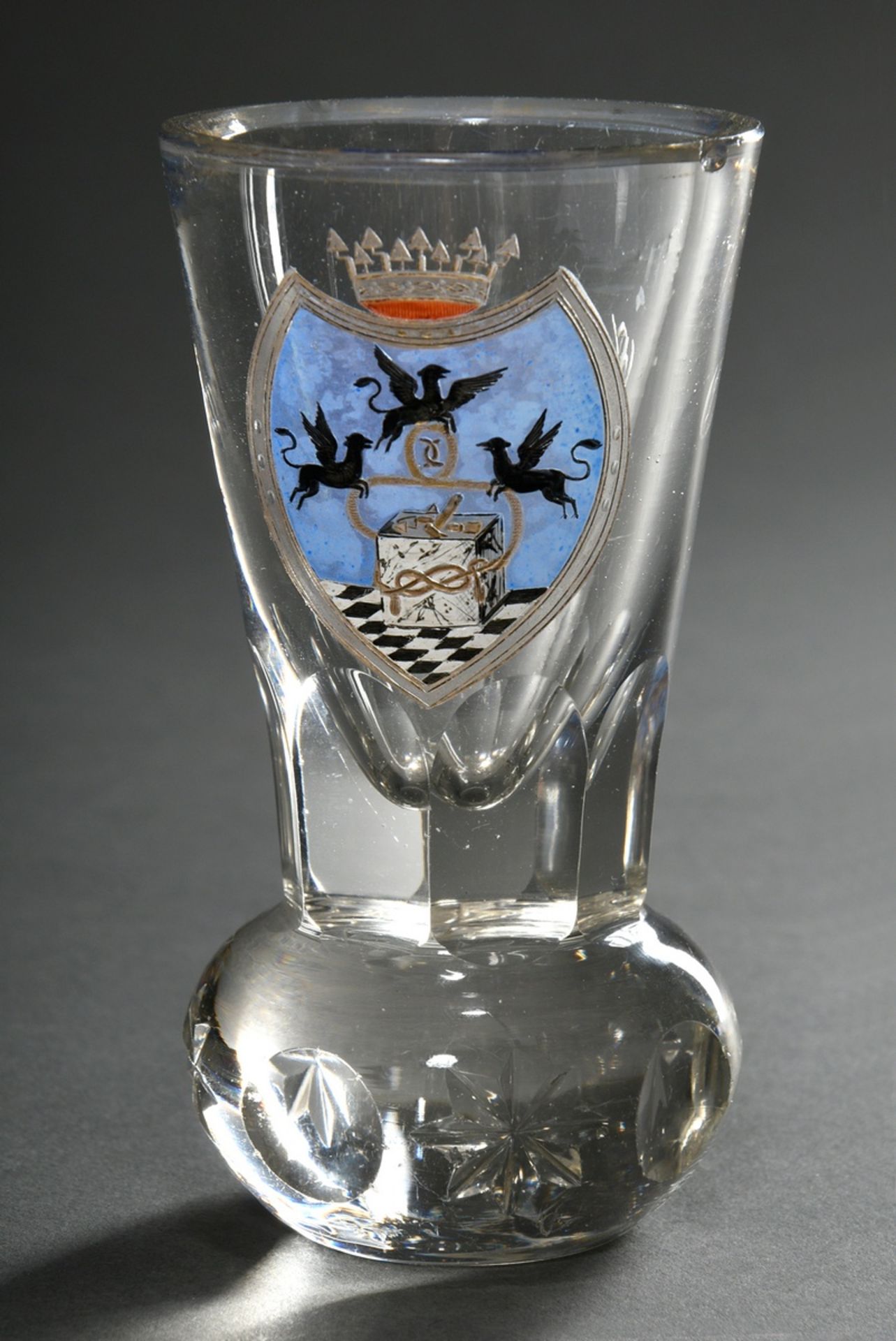 Masonic glass with cut and on the front coloured coat of arms under a 9-pointed crown "Three Griffi