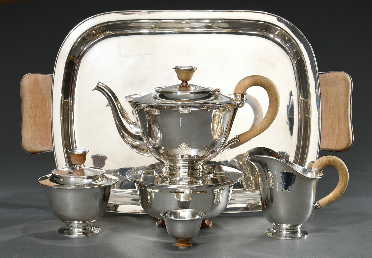 6 Pieces elegant Midcentury tea set, consisting of: teapot (h. 15,5cm), sugar pot (h. 12cm), milk j