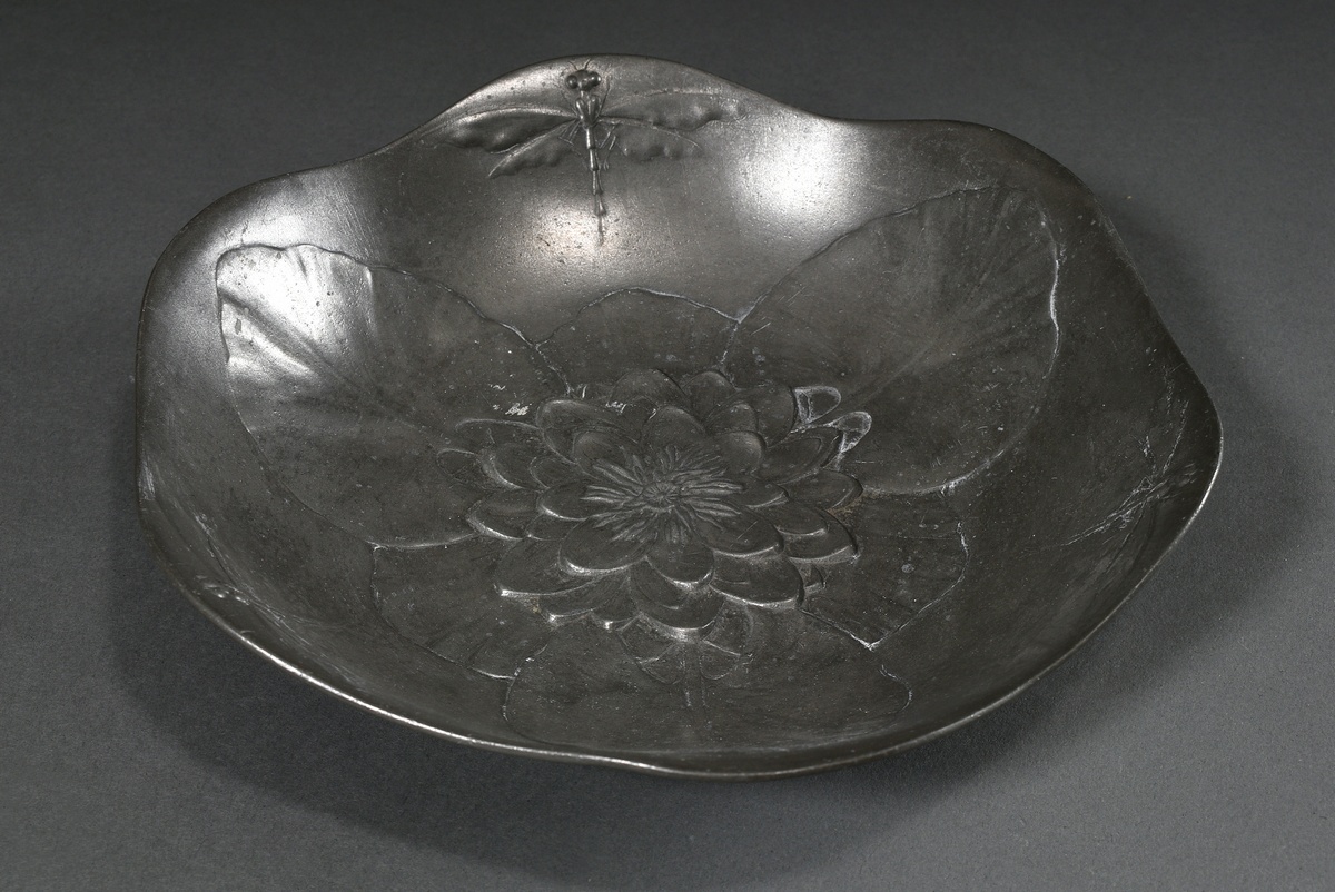 A Kayser pewter bowl with floral art nouveau relief "water lily and dragonflies" and flower-shaped - Image 3 of 4