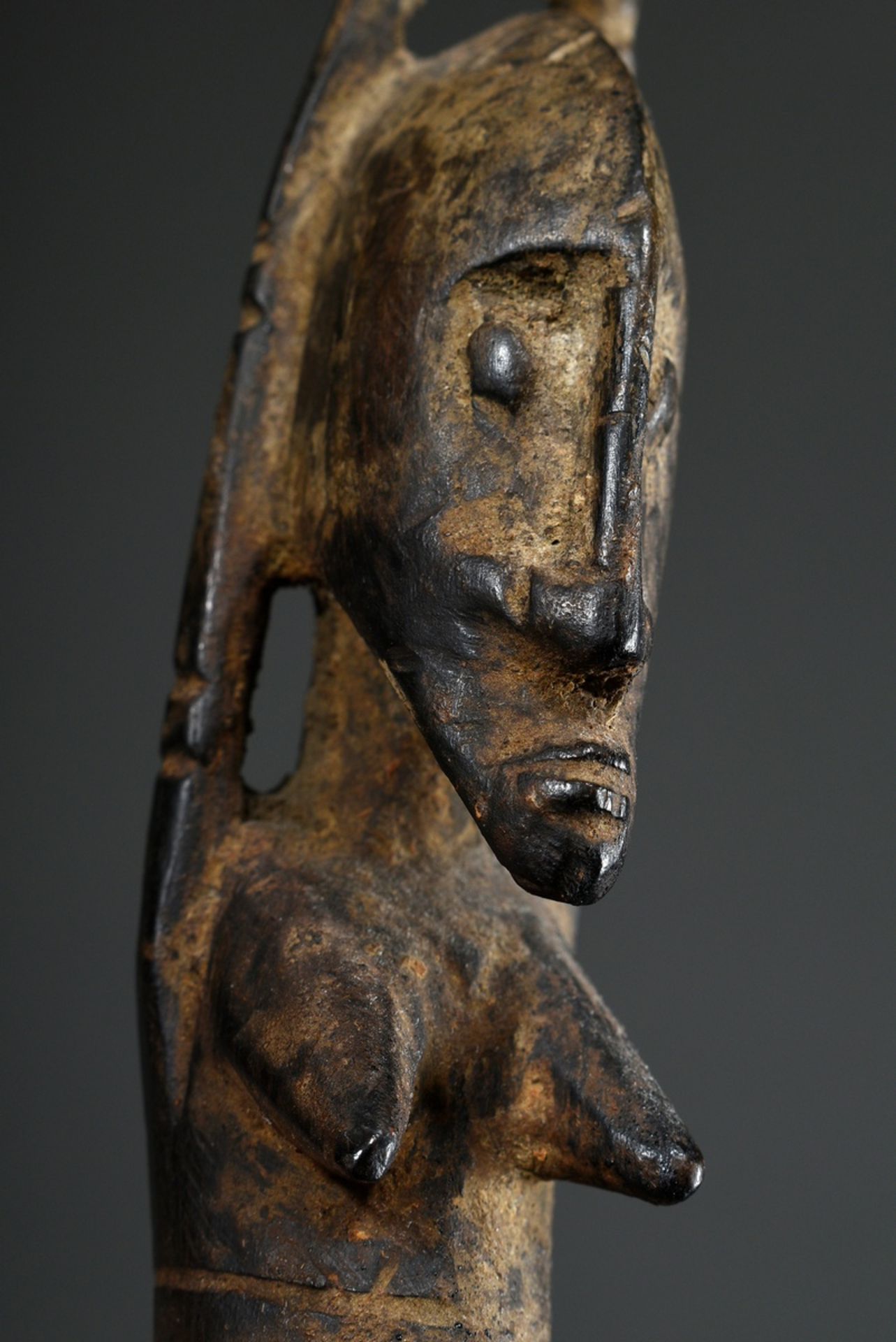 2 Various Dogon figures: "bearded man" and "woman with raised arms", dark wood with used patina, Ma - Image 6 of 8