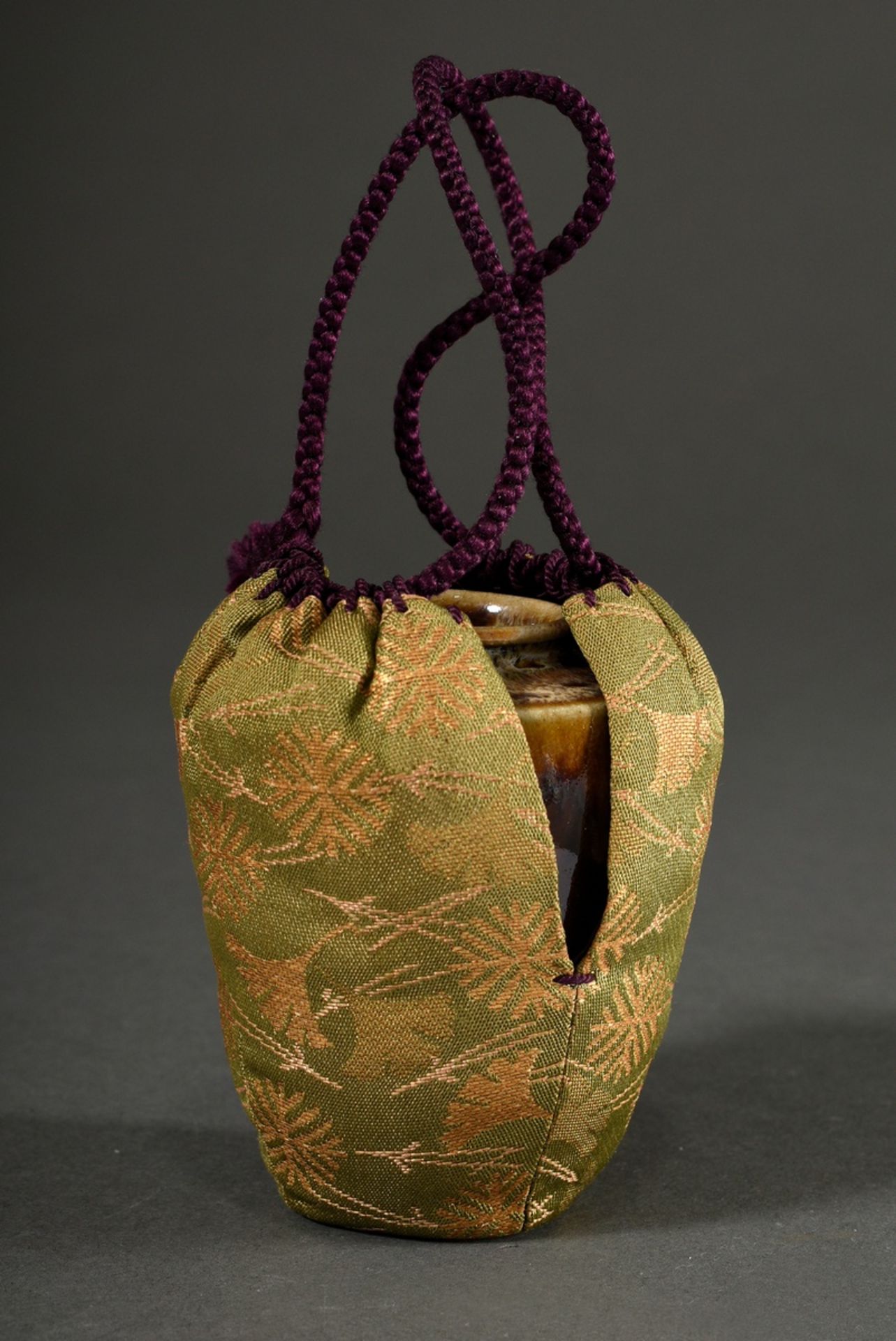 Japanese tea box "Chaire" in Katatsuki form with silk brocade bag, glazed stoneware, cut Hon-itokir - Image 5 of 5