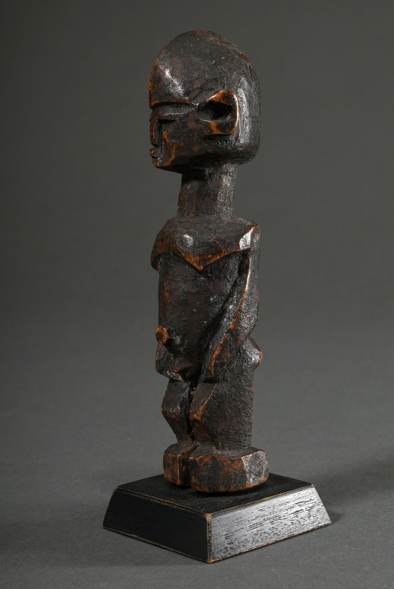 Kleine Dogon Figur, Holz geschnitzt mit Gebrauchspatina, Mali 20.Jh., H. 17,3cm - Bild 2 aus 4