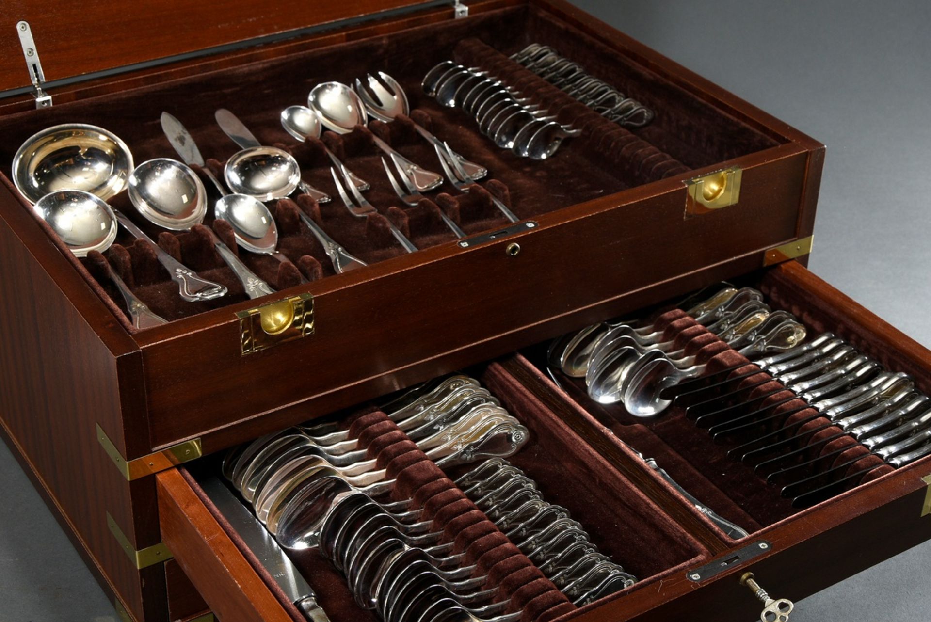 123 Pieces Wilkens cutlery "Schloss Mirabell" for 12 persons, silver 800, 3049g (without knives), c - Image 4 of 7