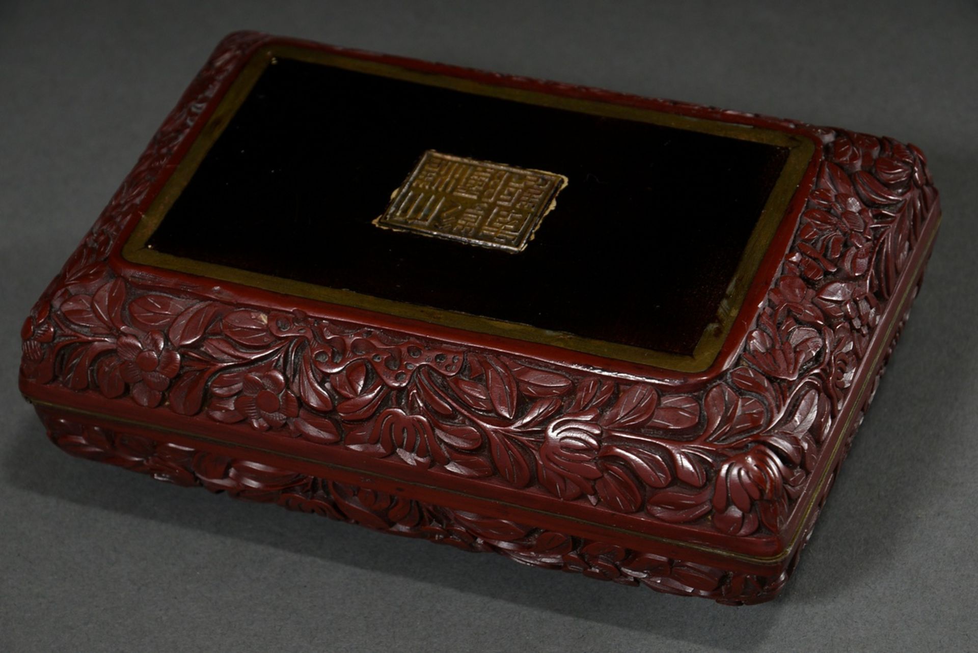 4 Various red carved lacquer objects: small round paper mache lidded box "Three playing children" ( - Image 13 of 19