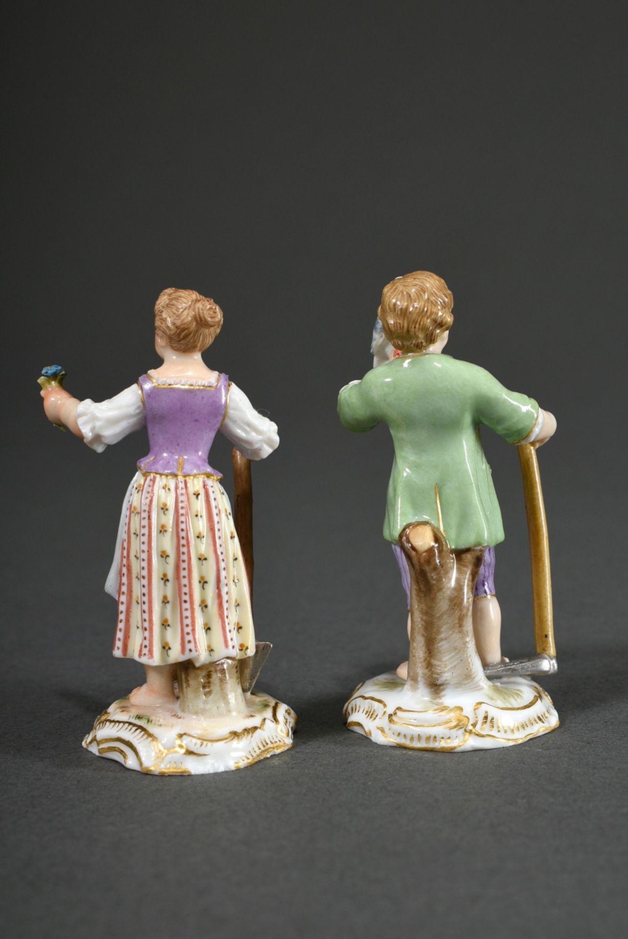 2 Meissen Miniatur Figuren "Gärtnerkinder" auf Rocaillesockel stehend, mit den Attributen von Gärtn - Bild 2 aus 6