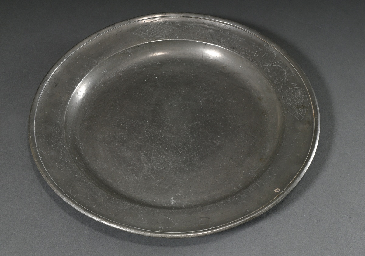 Large North German pewter plate from the estate of Elsabe Maria Rickmans with floral engraving and - Image 2 of 5