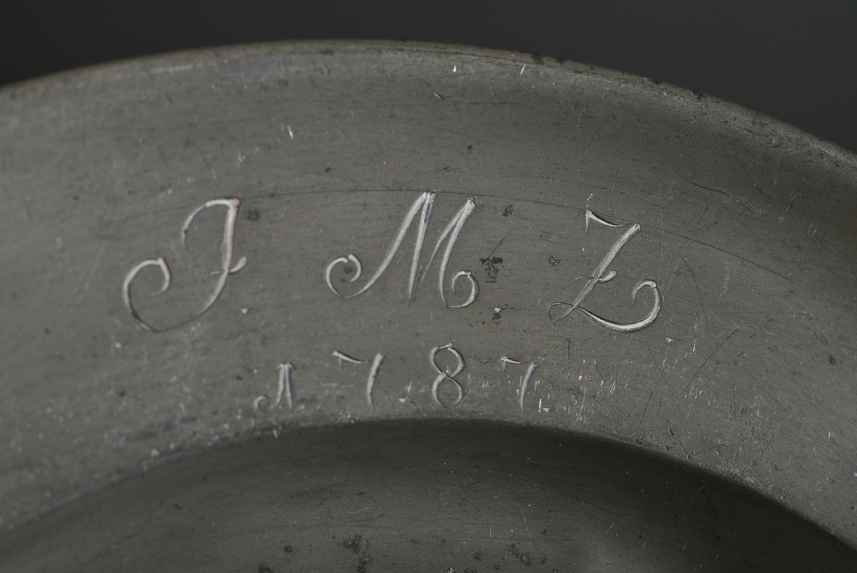 5 Various pieces of pewter, 18th century: 2 small Meissen plates with engraved owner's monograms "J - Image 8 of 14