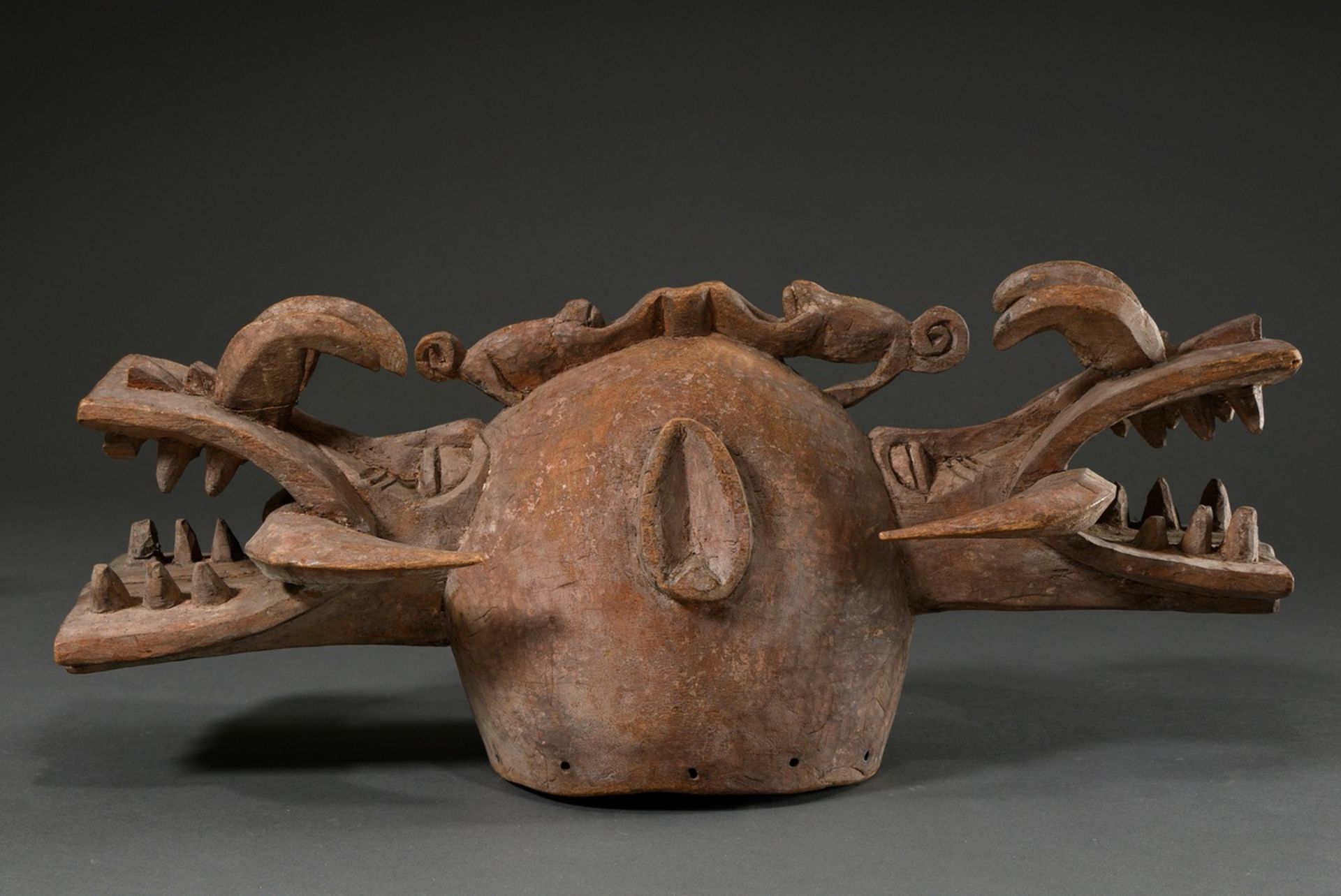 Zoomorphic African helmet mask "Kponyungo" (Firespitter) , carved wood with remains of old patina,  - Image 2 of 5