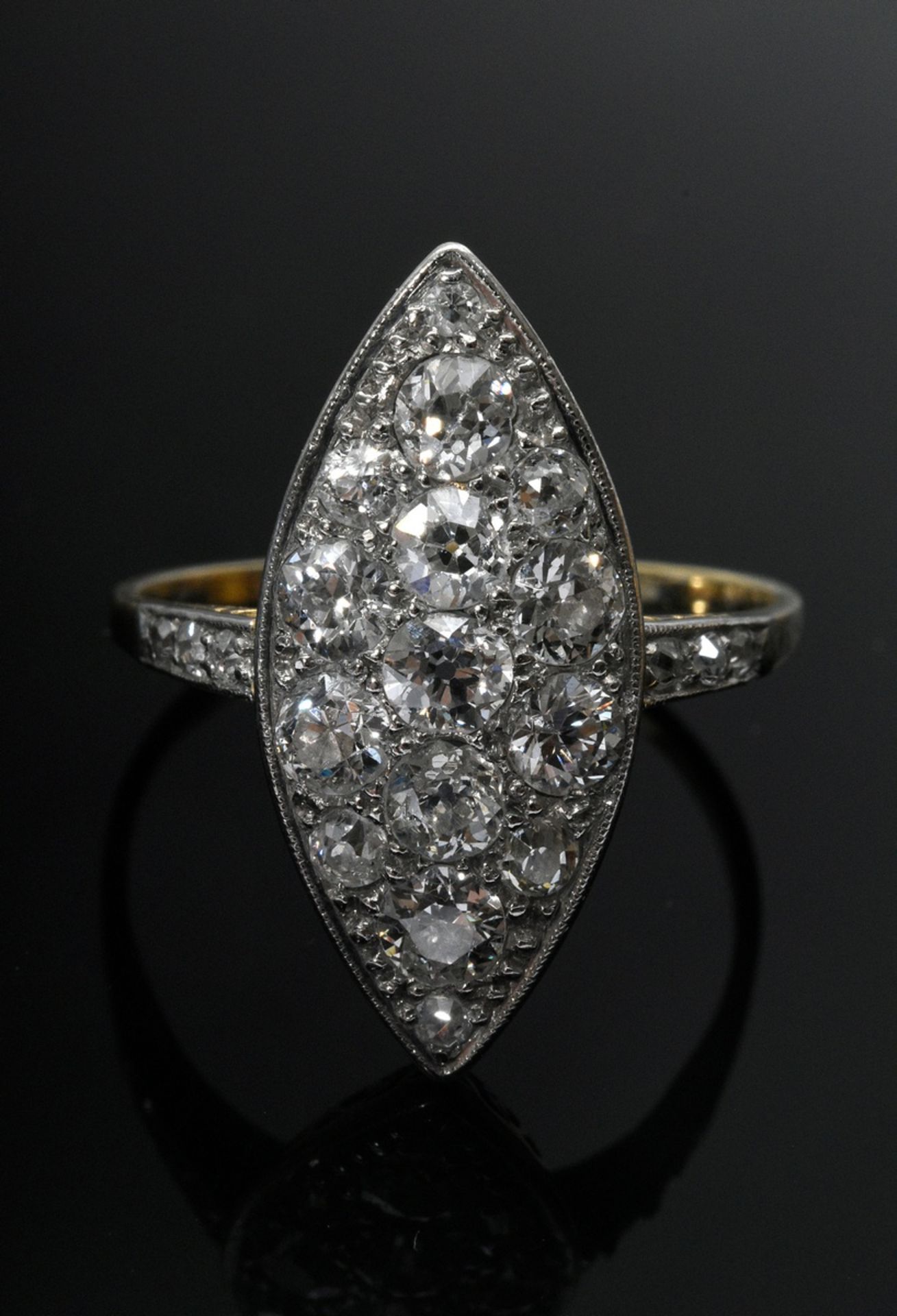 Eleganter platinierter Gelbgold 585 Ring mit Altschliffdiamanten (zus. ca. 1.30ct/VSI-SI/W-TCR), um - Bild 2 aus 3