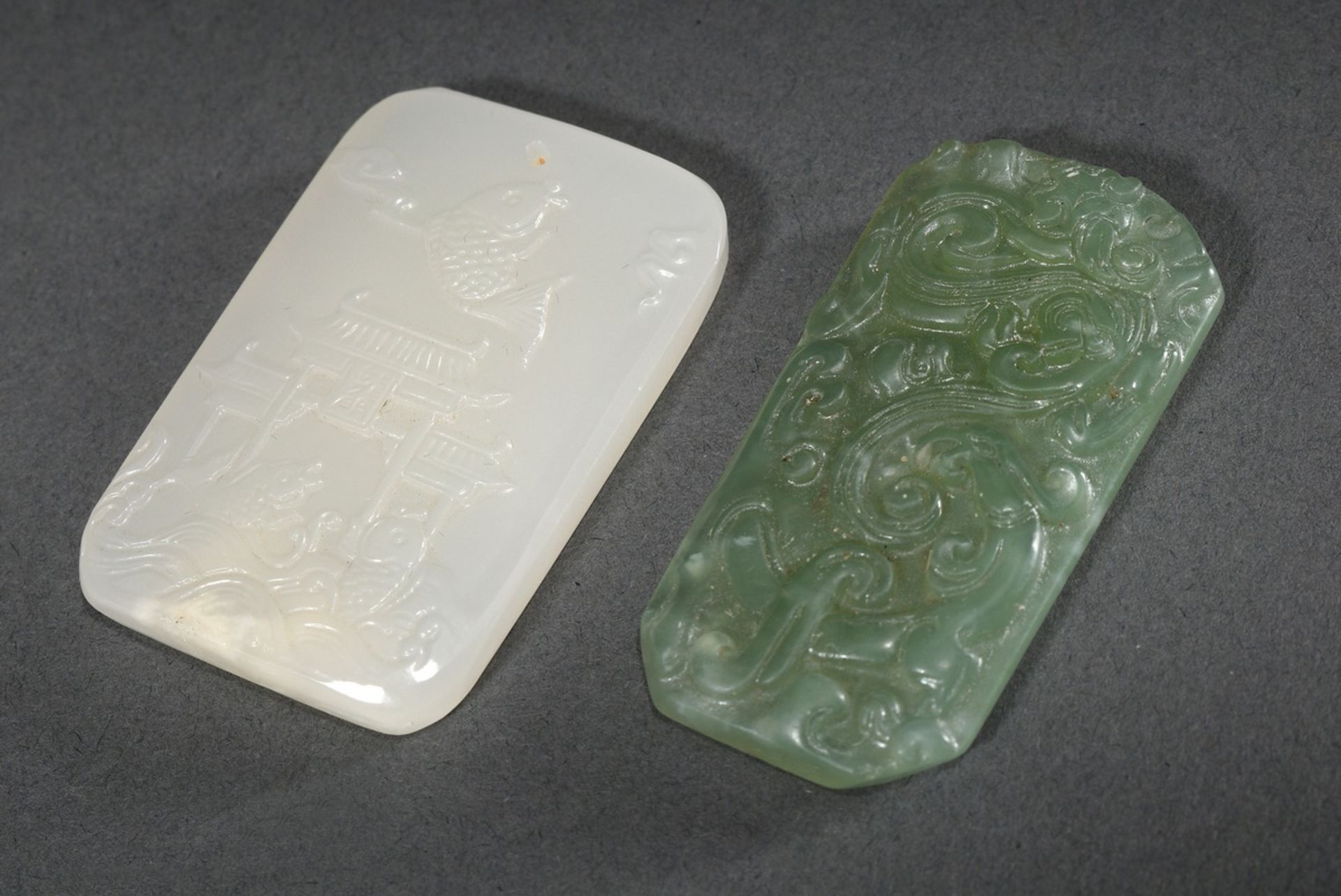 2 rectangular jade plaques: 1 white cloudy "Two carps in the water in front of a city gate" and 1 g - Image 3 of 3