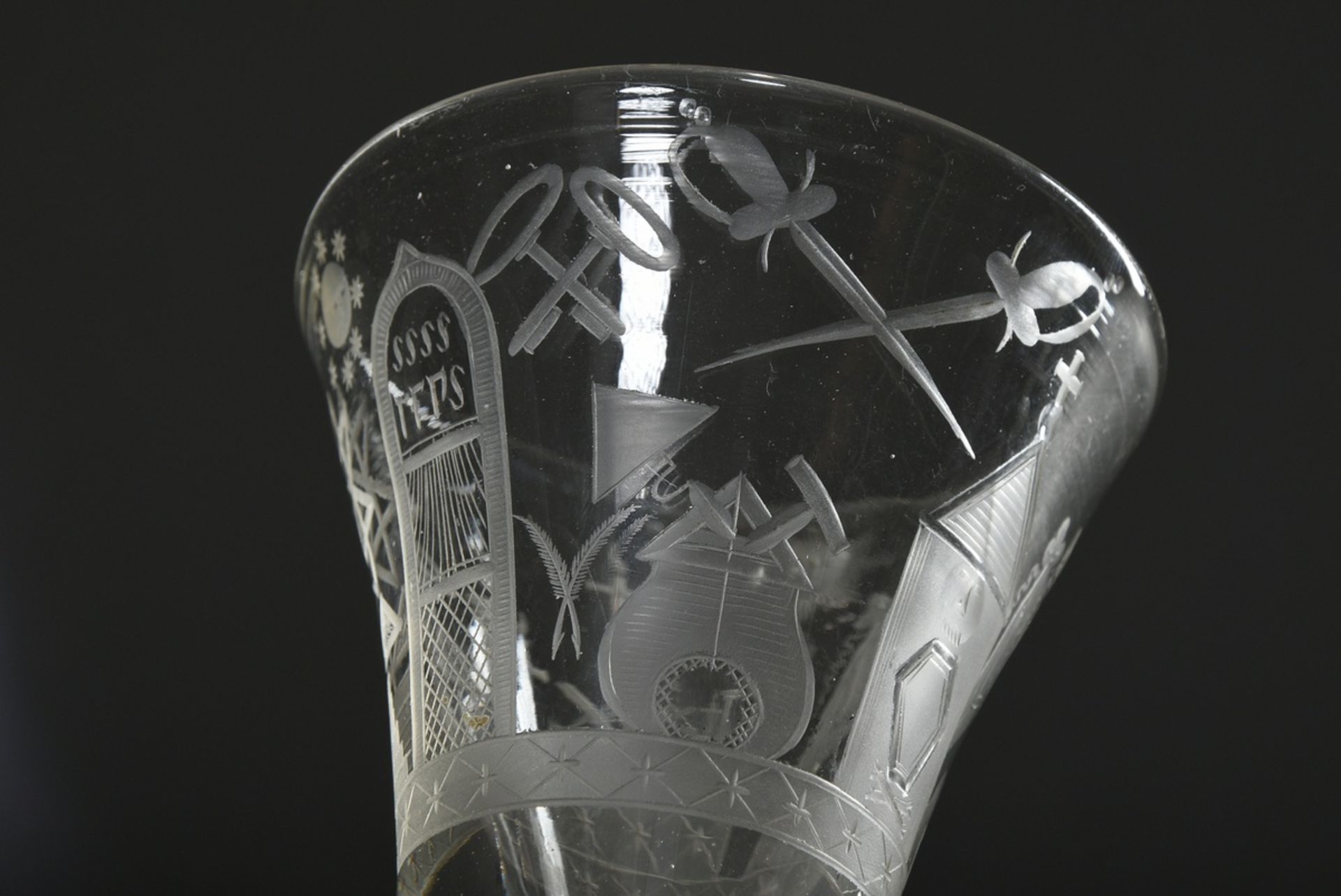 Masonic glass with high dome and projecting wall, deep and matt cut symbolism over projecting foot, - Image 5 of 5