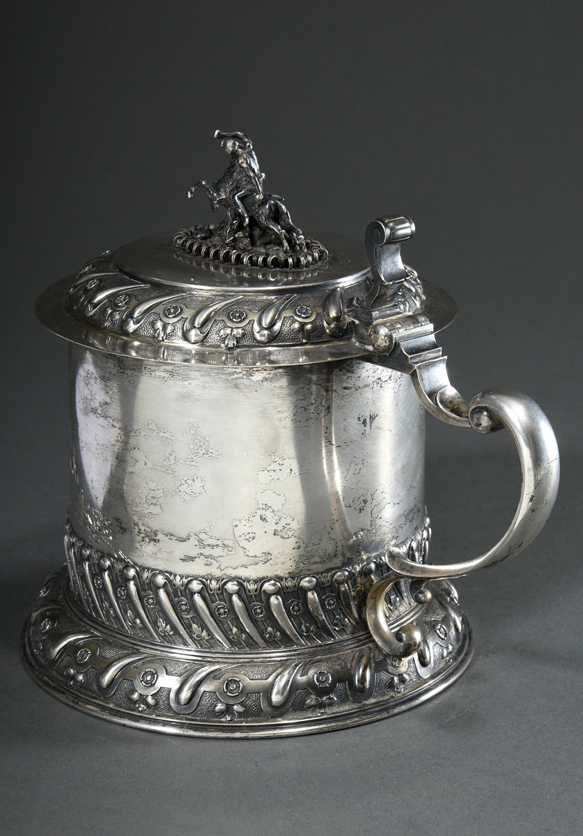 Large Historicist lidded tankard after a Baroque model with ornamentally chased friezes and foot as - Image 2 of 12