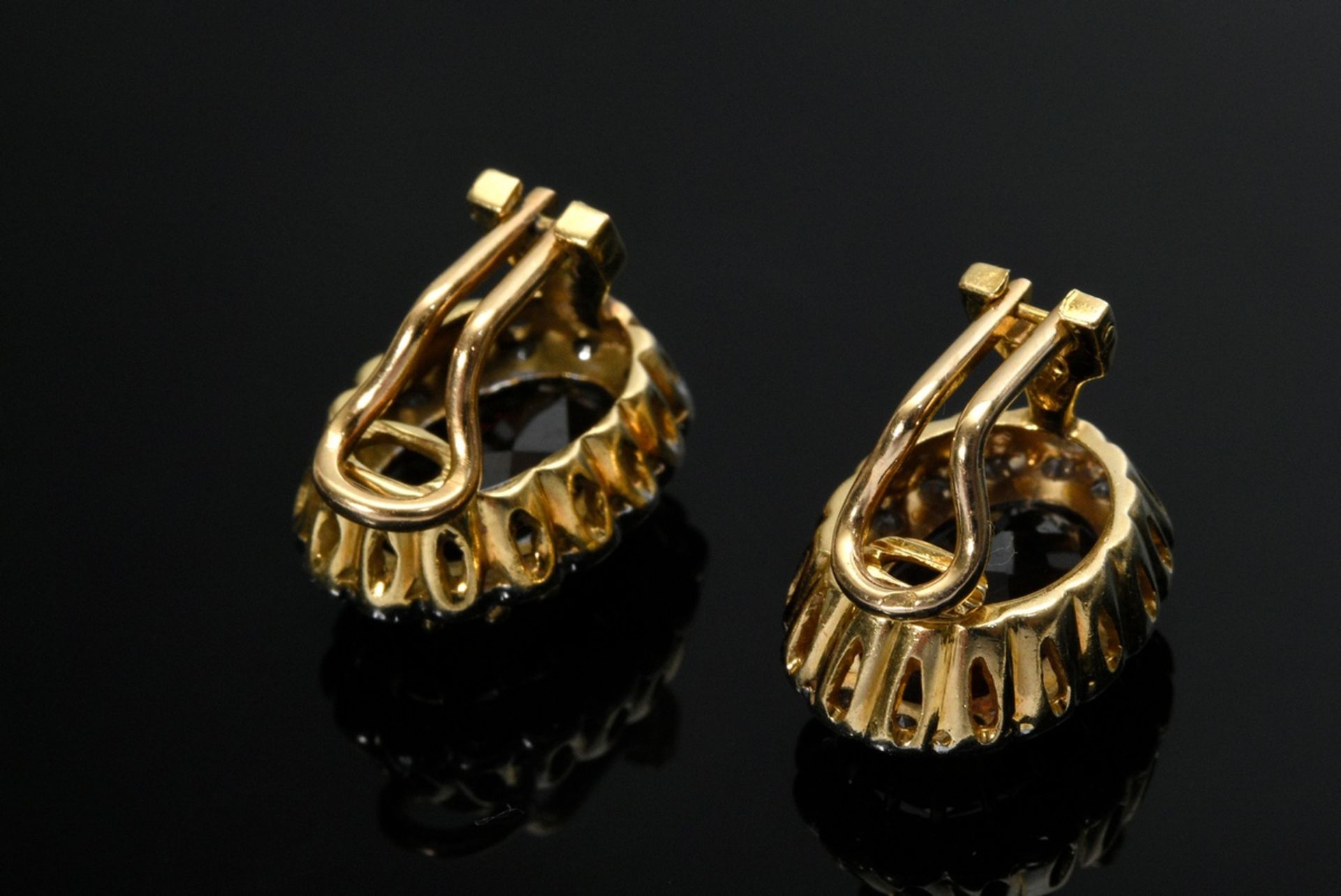Pair of yellow gold 750 earclips with Madeira citrines set in white gold octagon diamond lunette (t - Image 2 of 2