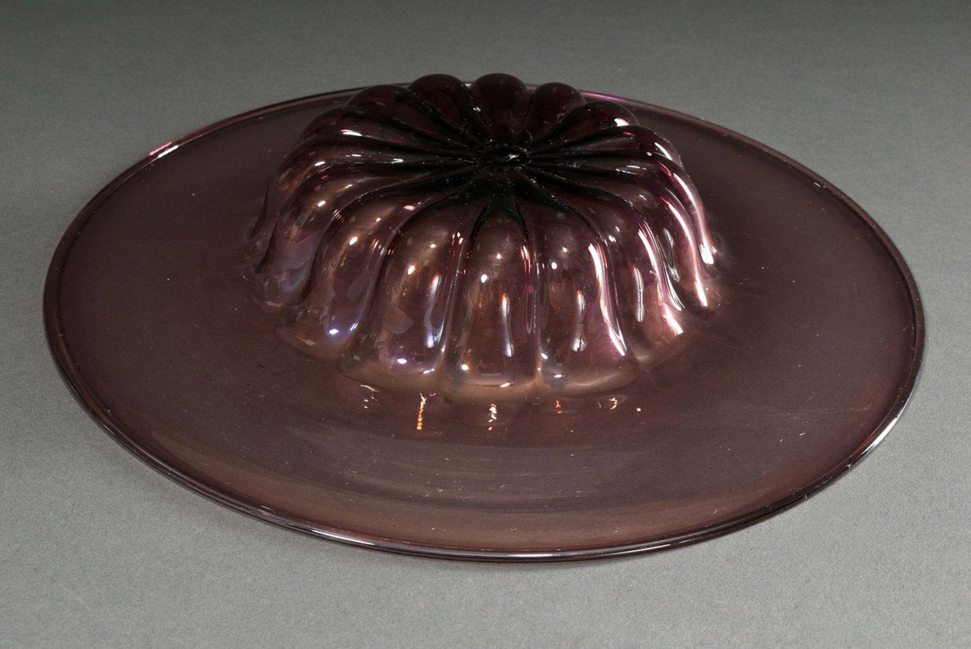 "Soffiato" bowl in the shape of a shallow plate with a deepened, ribbed mirror and a broad flag wit - Image 3 of 3