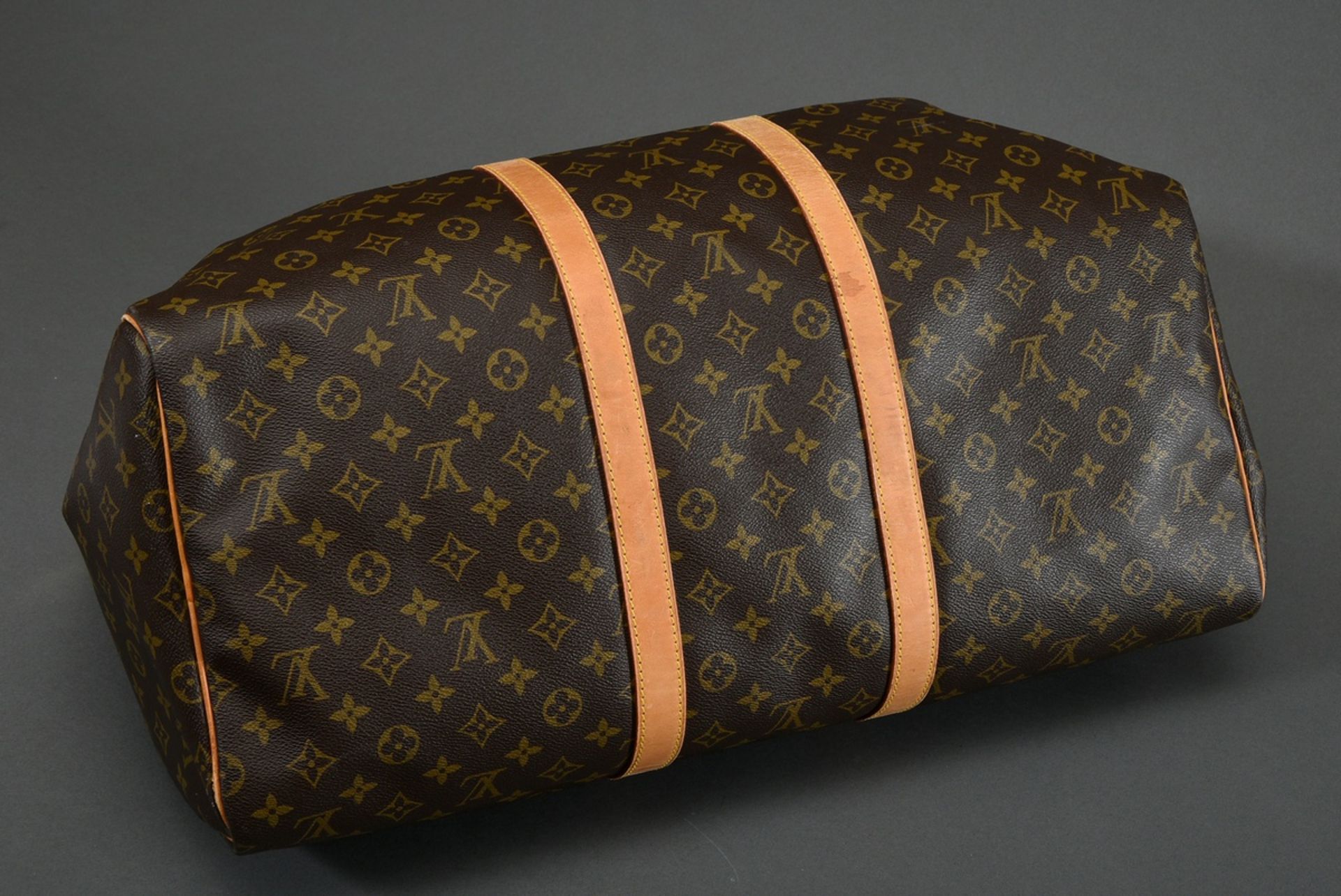 Louis Vuitton vintage "Keepall 55" in monogram canvas with brown textile lining, light cowhide leat - Image 3 of 5