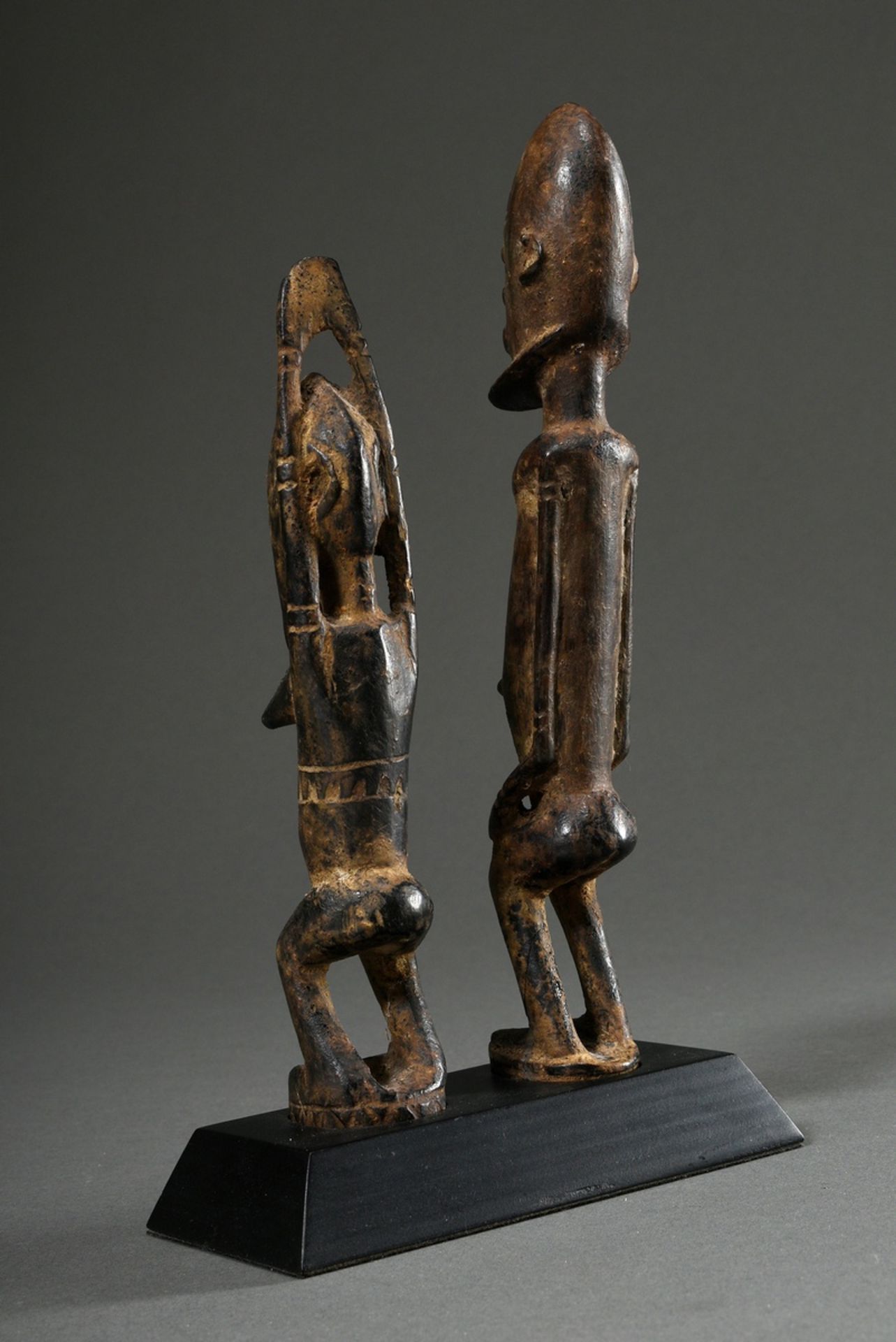 2 Various Dogon figures: "bearded man" and "woman with raised arms", dark wood with used patina, Ma - Image 4 of 8