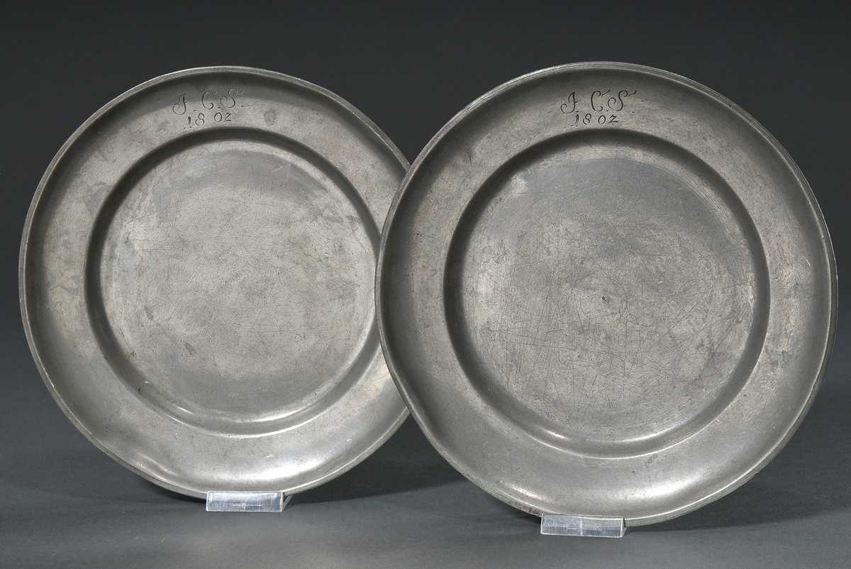 Pair of small Saxon pewter plates with monogram engravings "J.C.S. 1802", MZ: Gottlob Friedrich Ber - Image 2 of 7