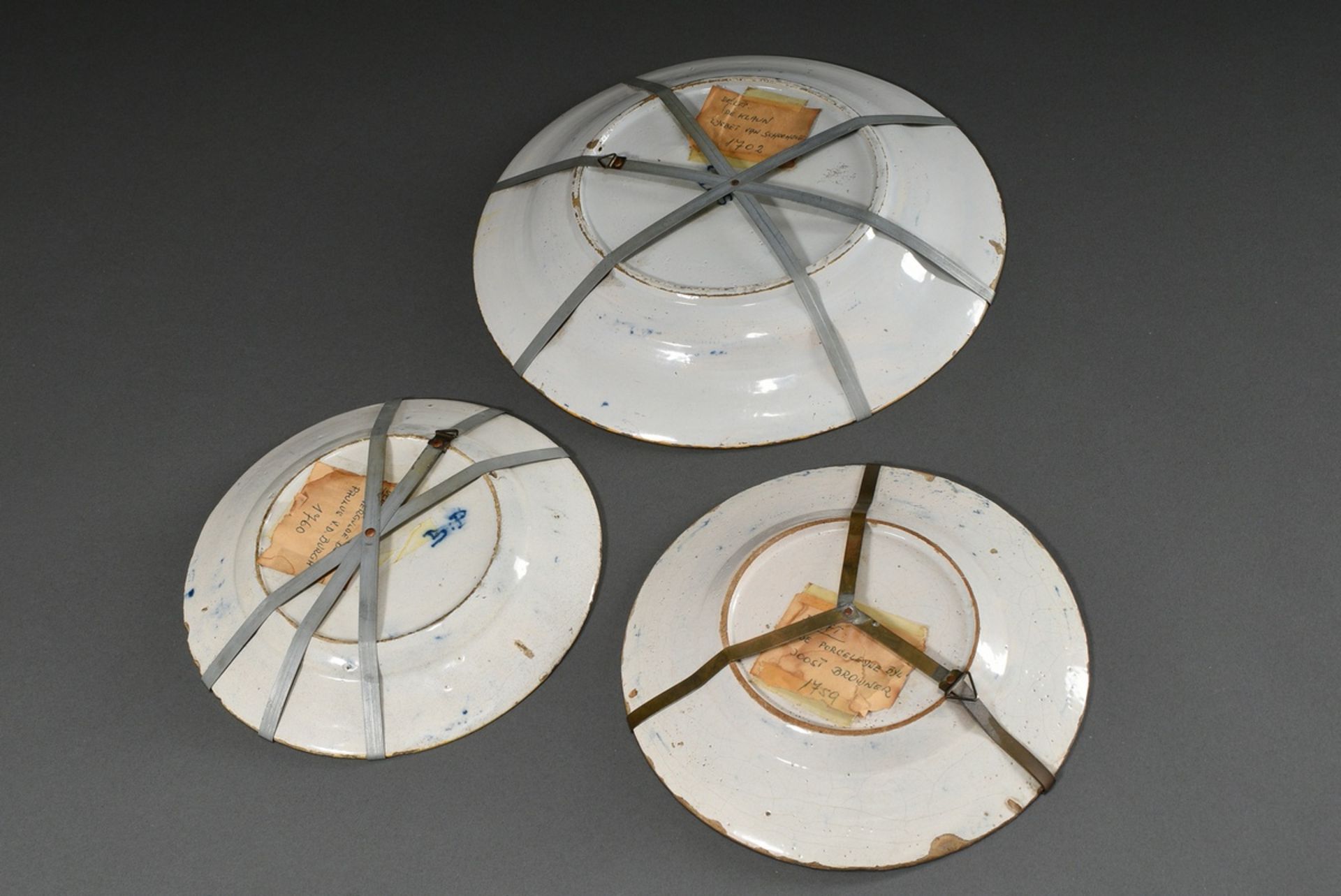 3 Various Delft "Peacock plates" with blue painting decoration and yellow rim: 1x De verguldte Bloe - Image 3 of 5