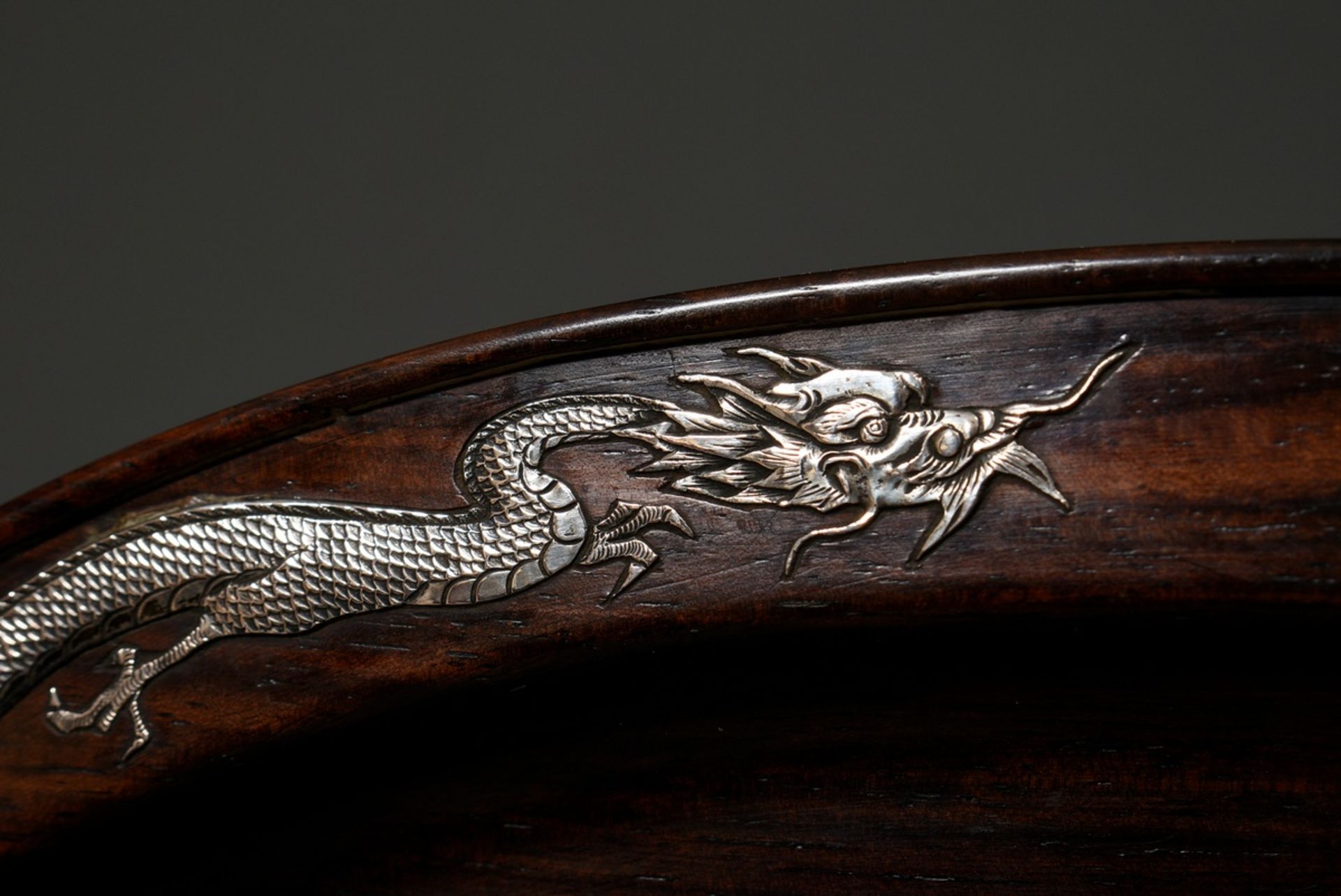 Oval blackwood tray with four silver relief decorations "dragons" on the rim, China circa 1900/1920 - Image 4 of 5