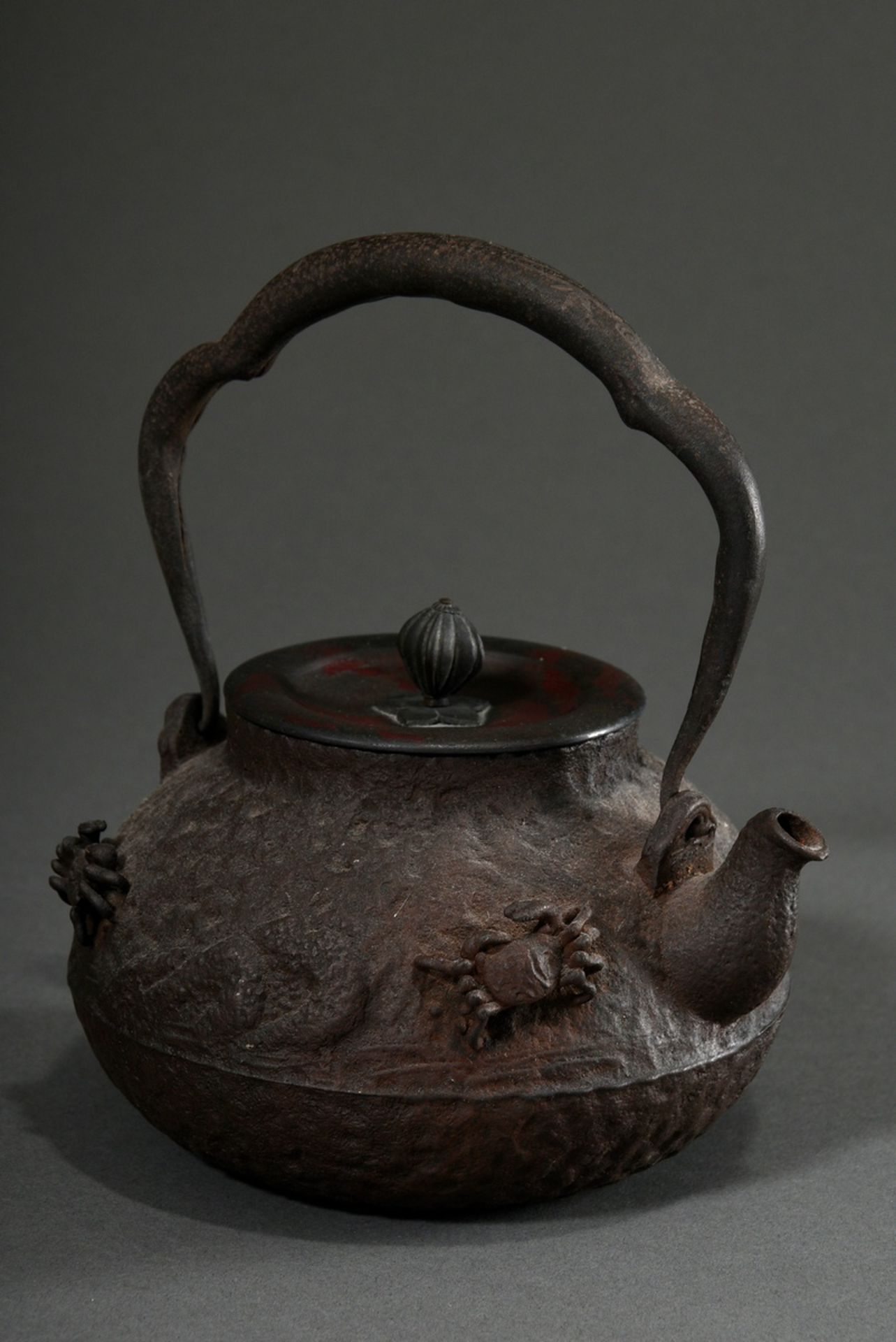 Iron Tetsubin water kettle "Two crabs and sedge", bronze lid signed inside, Japan 19th/20th c., h.
