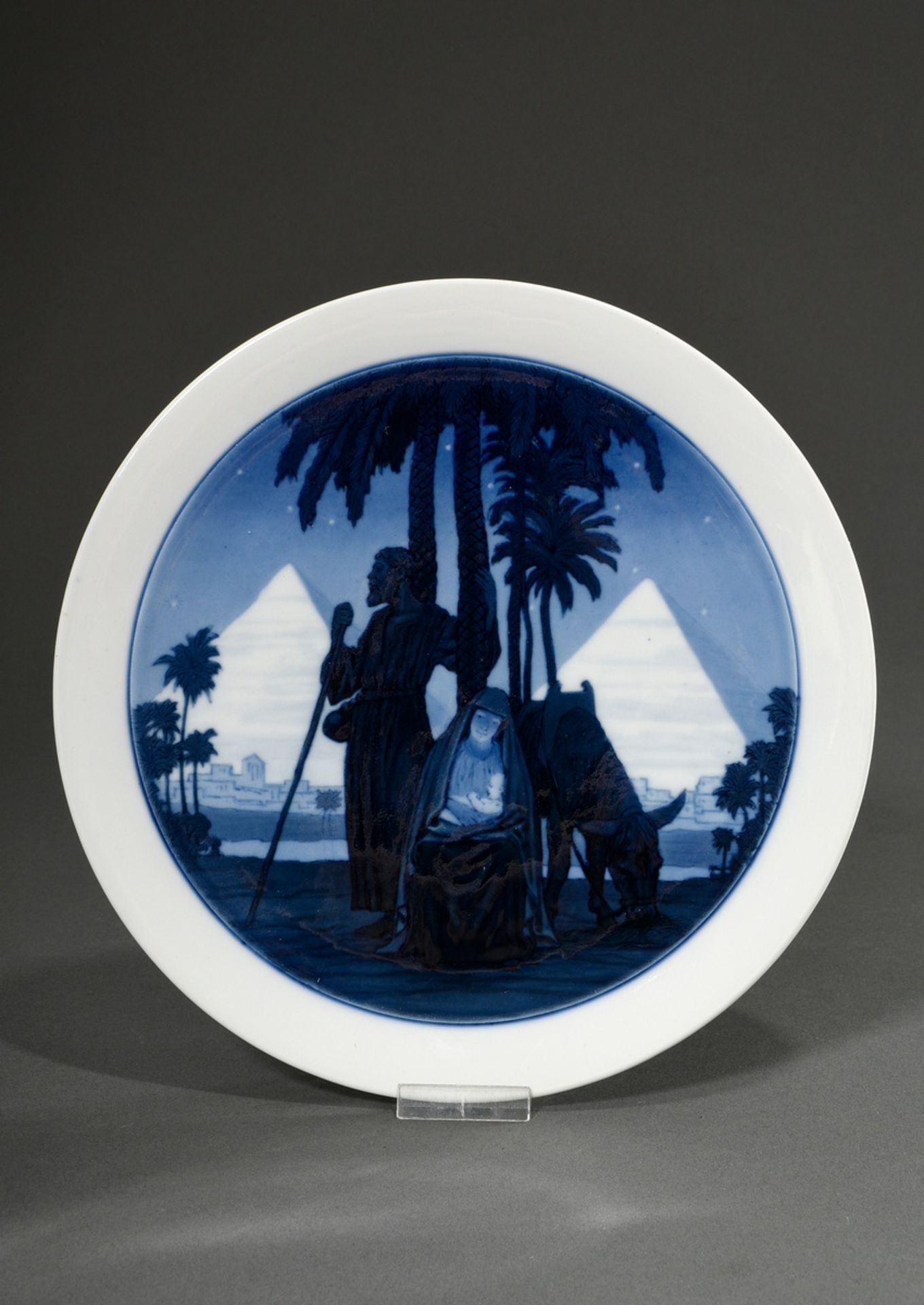 Rare Meissen wall plate "Resting on the Flight to Egypt", Christmas plate with underglaze blue depi