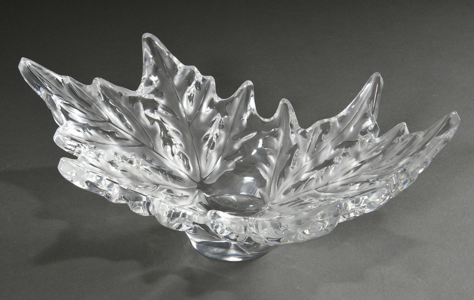 Large Lalique leaf bowl "Champs-Élysées", colourless glass, partly satinised, incised signature, Fr - Image 2 of 5